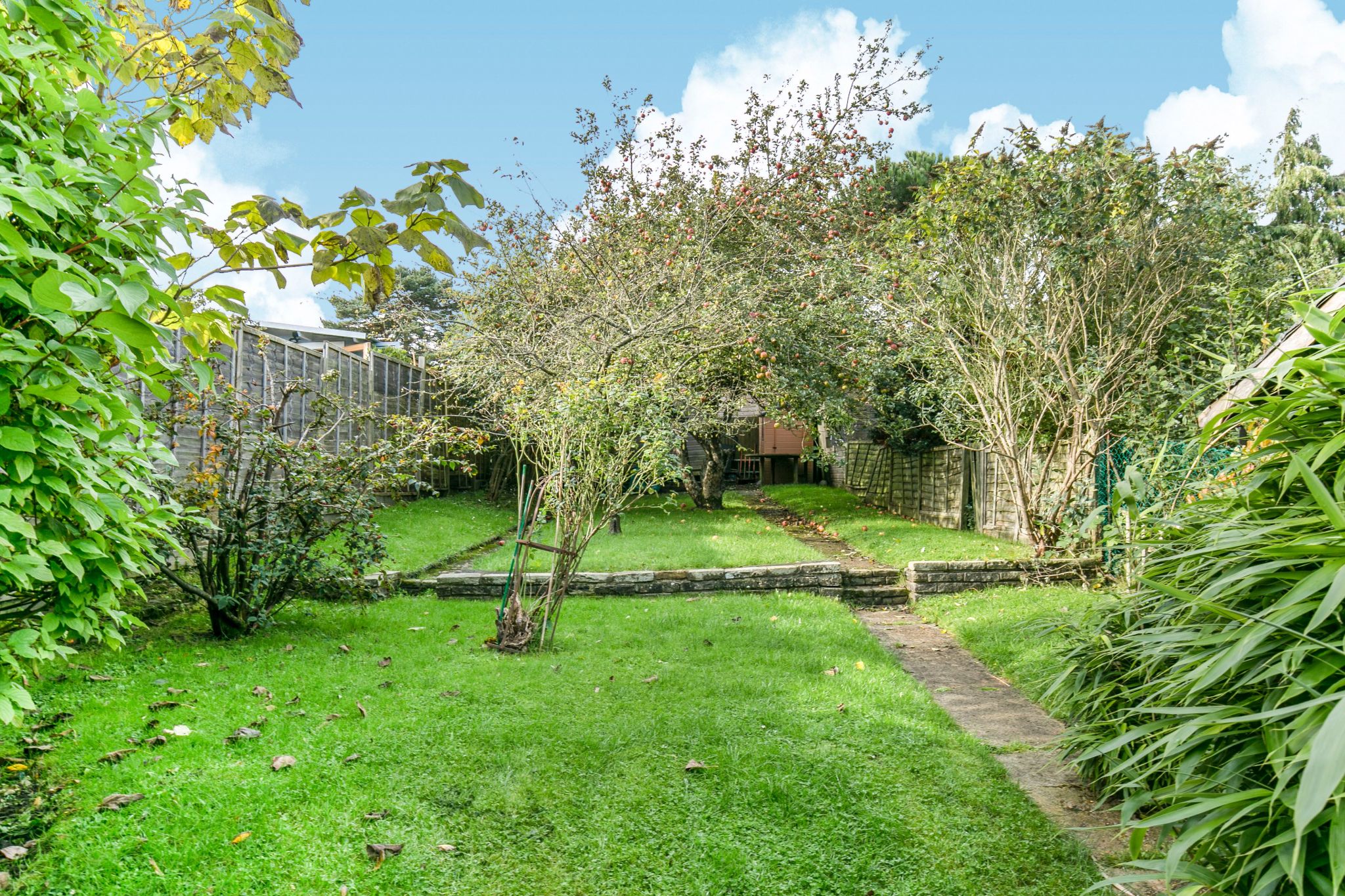 3 bedroom semi-detached house For Sale in Potters Bar - Photograph 15