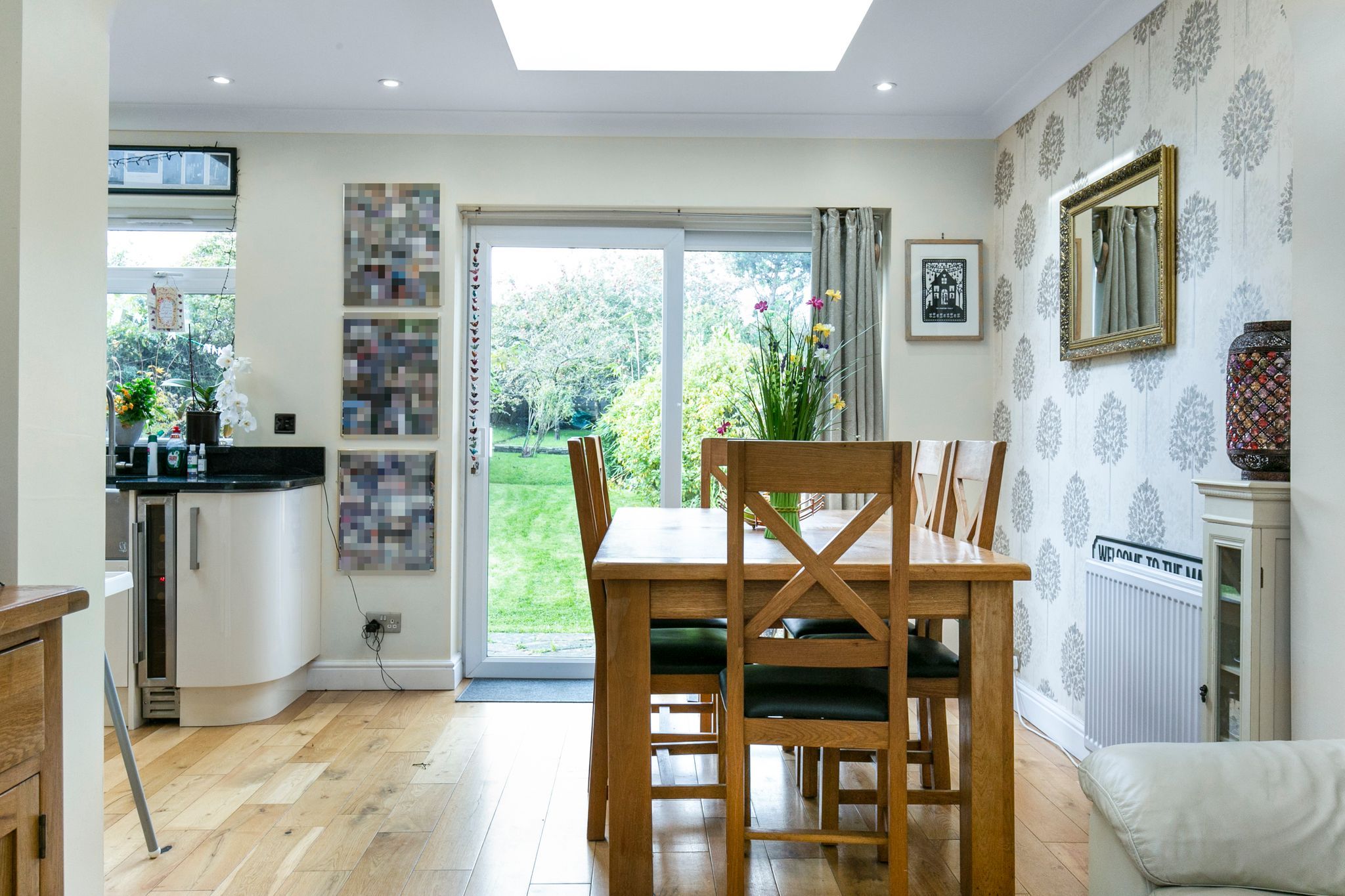 3 bedroom semi-detached house For Sale in Potters Bar - Photograph 7