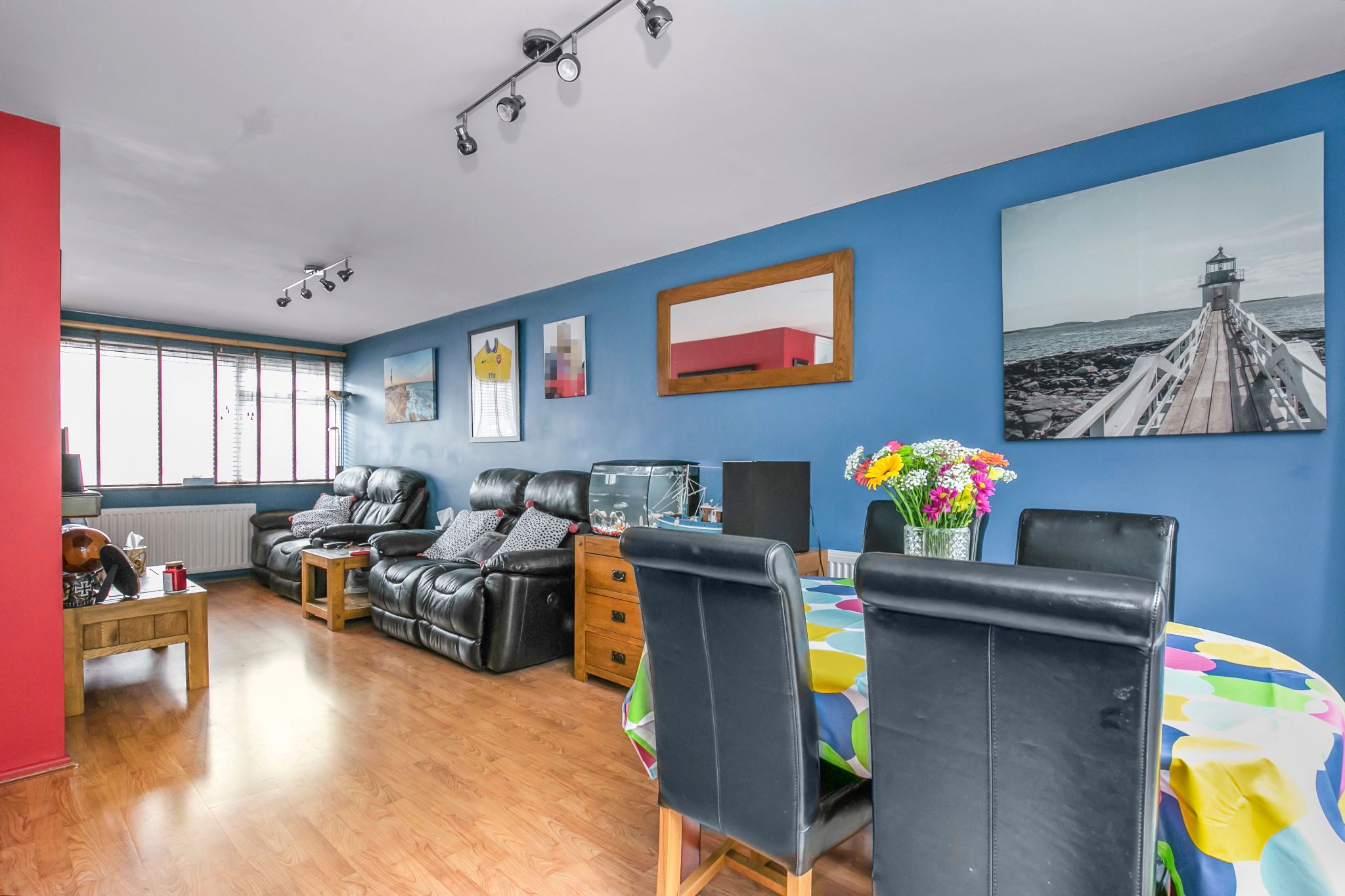 3 bedroom mid terraced house Sale Agreed in Welwyn Garden City - Photograph 3