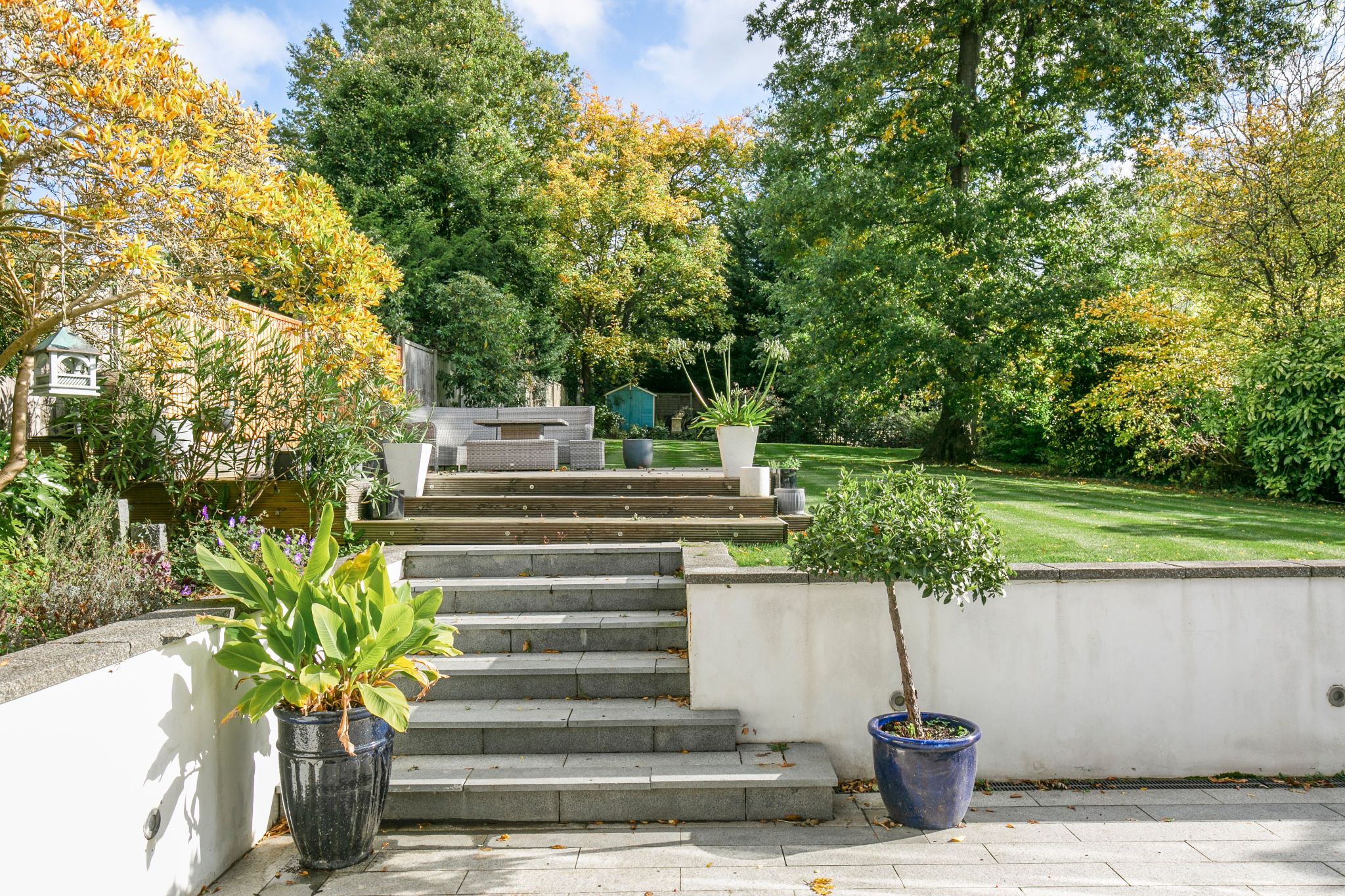 5 bedroom detached house For Sale in Brookmans Park - Photograph 30
