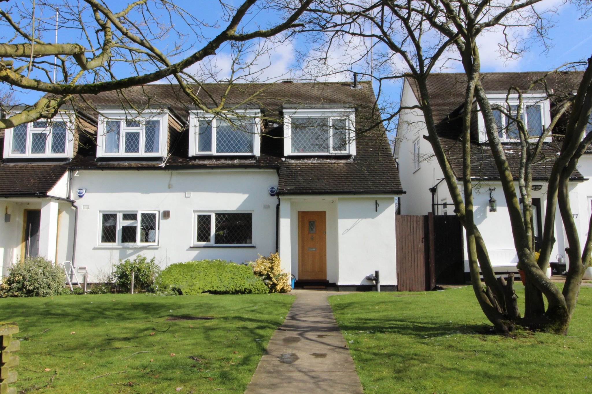 3 bedroom semi-detached house For Sale in Potters Bar - Photograph 1