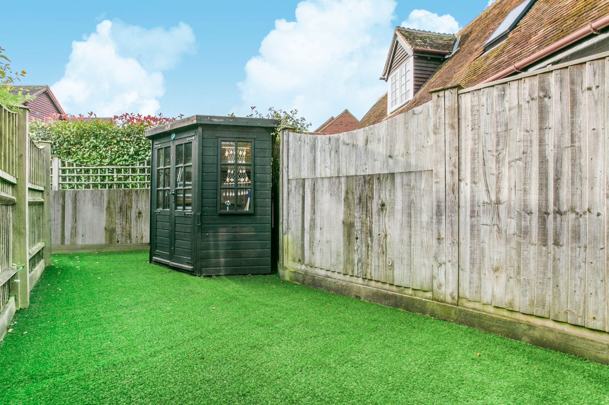 3 bedroom mews house SSTC in Nr. Brookmans Park - Photograph 7