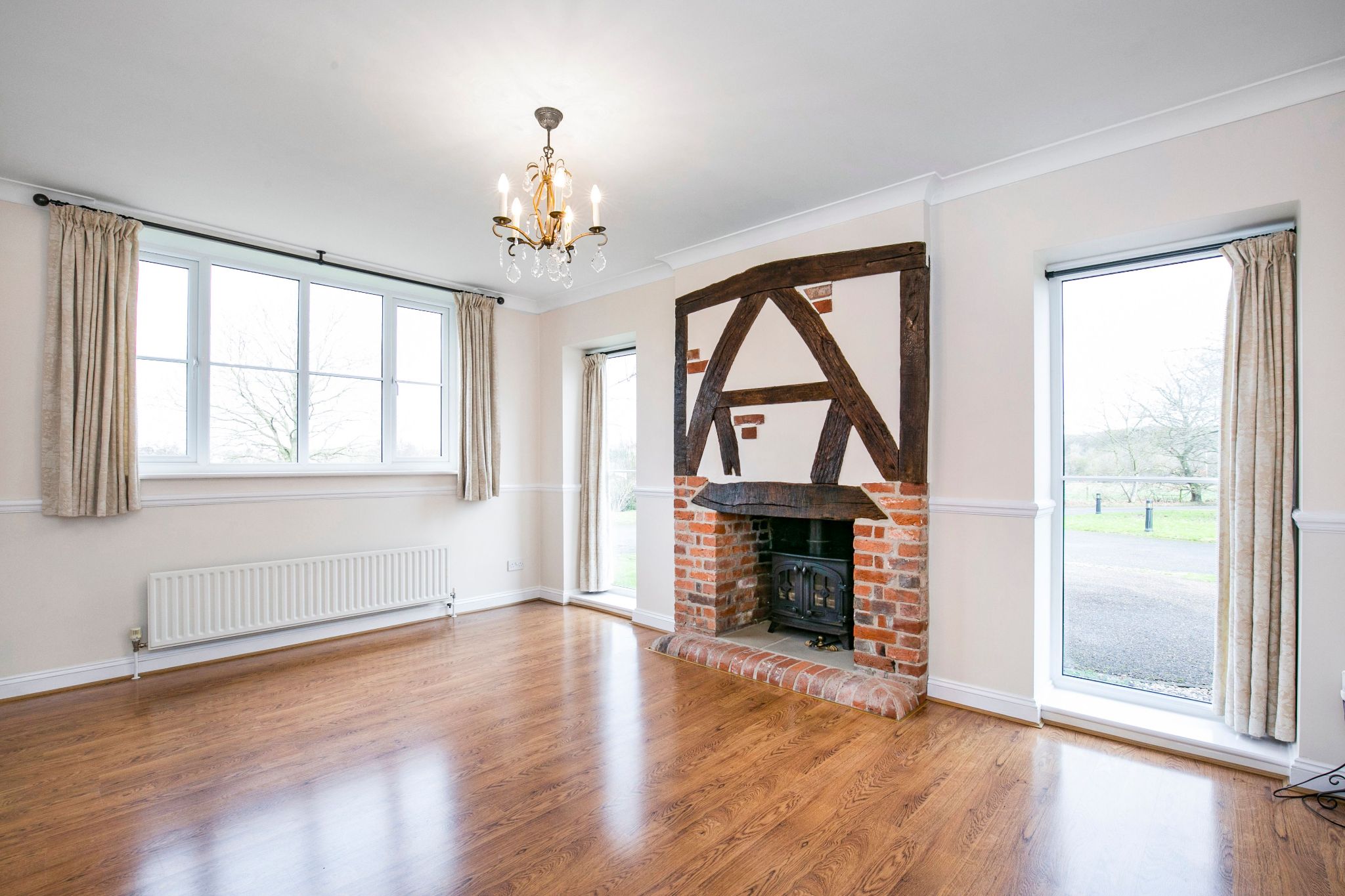 3 bedroom mews house SSTC in Nr. Brookmans Park - Photograph 25