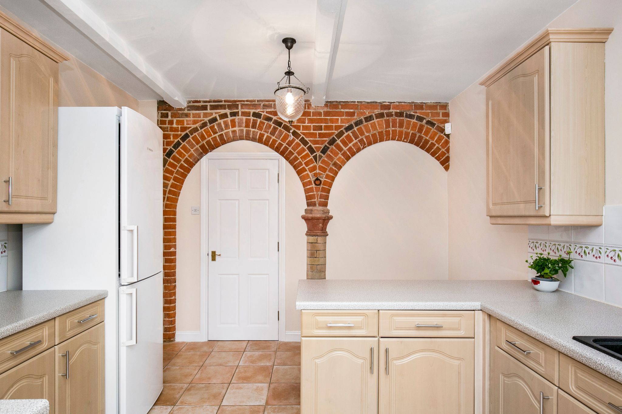 3 bedroom mews house SSTC in Nr. Brookmans Park - Photograph 3