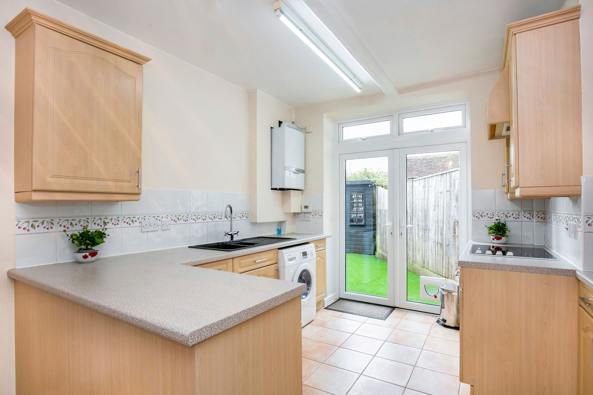 3 bedroom mews house SSTC in Nr. Brookmans Park - Photograph 5