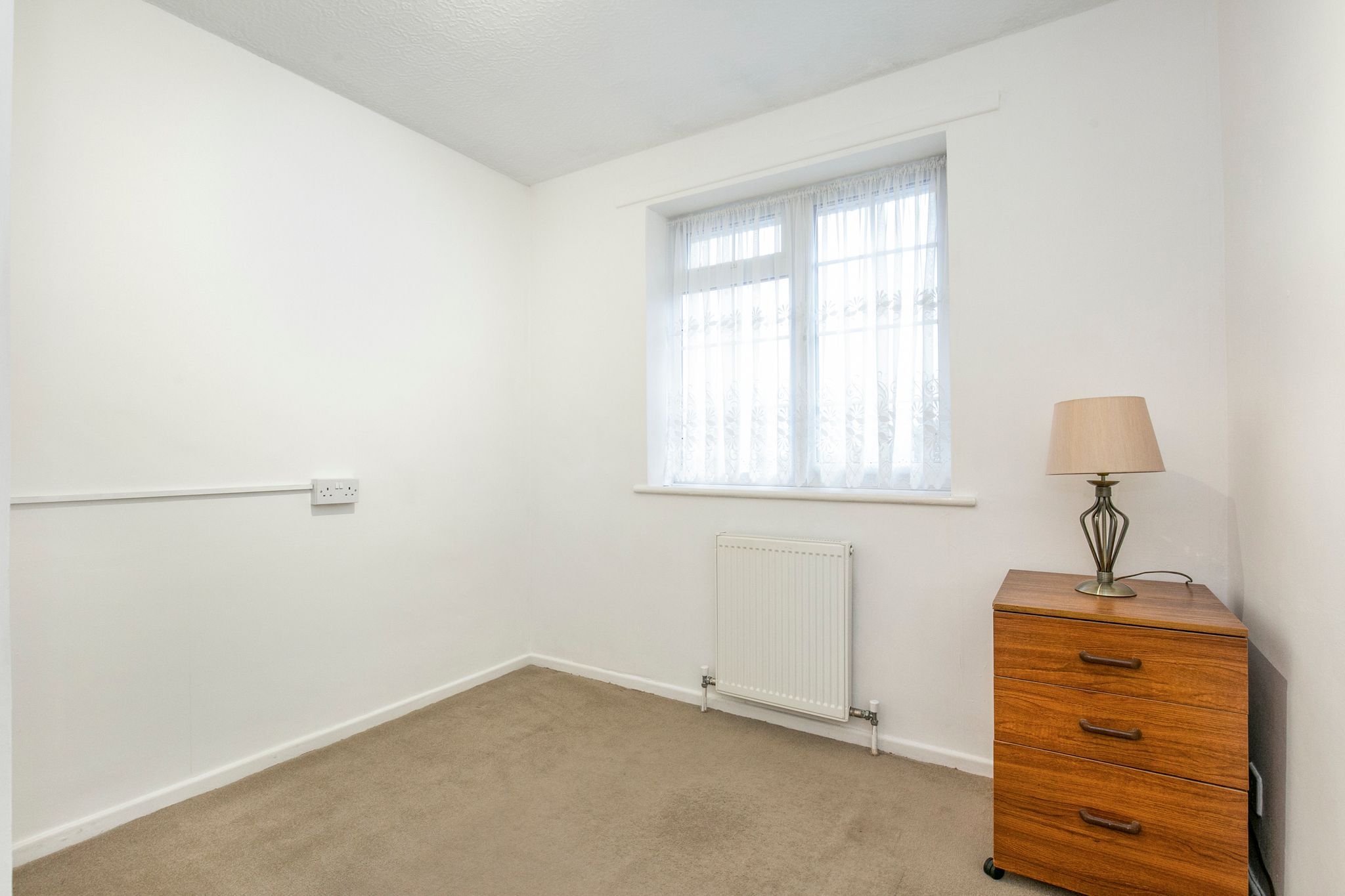 4 bedroom detached house SSTC in Potters Bar - Photograph 17