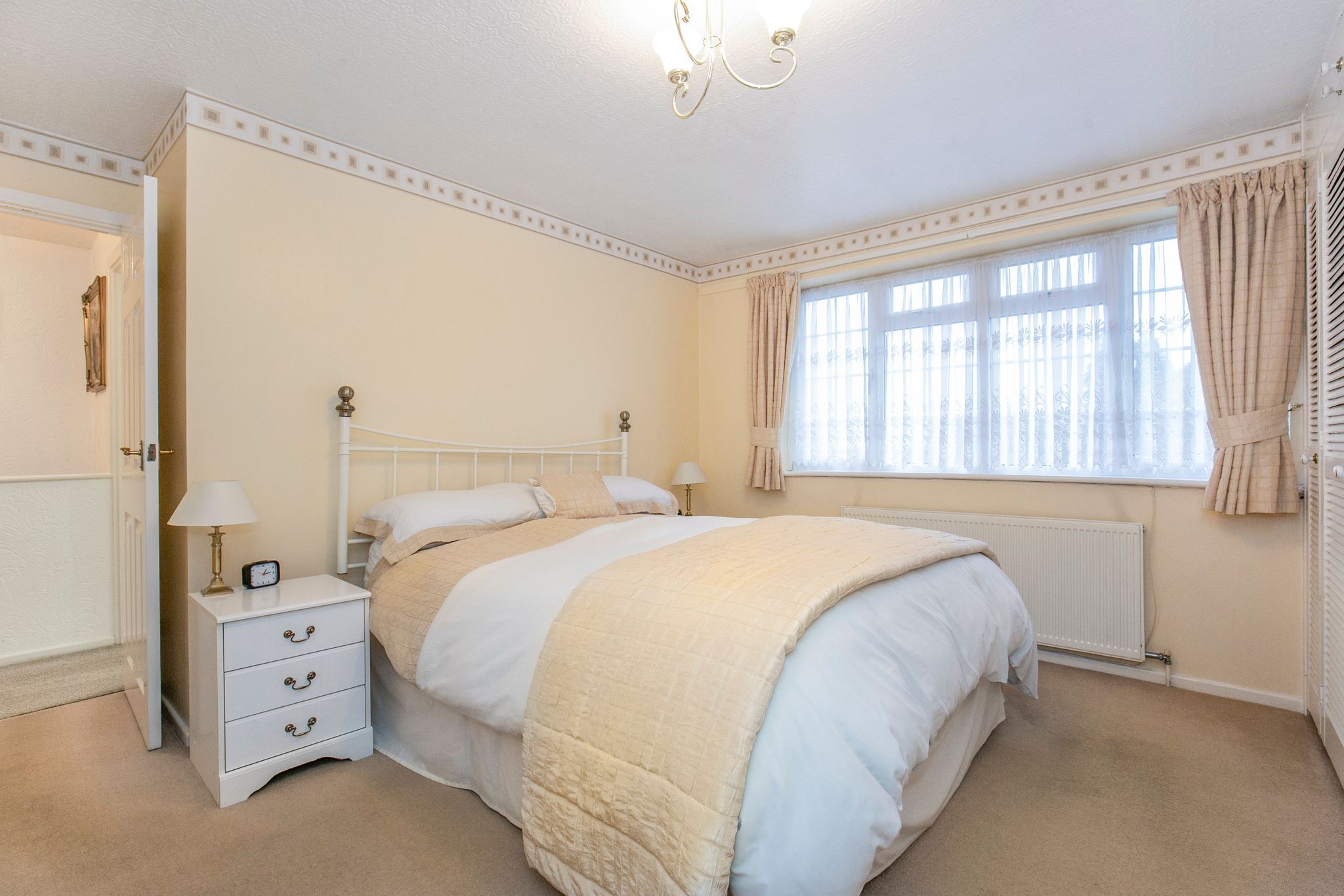 4 bedroom detached house SSTC in Potters Bar - Photograph 15