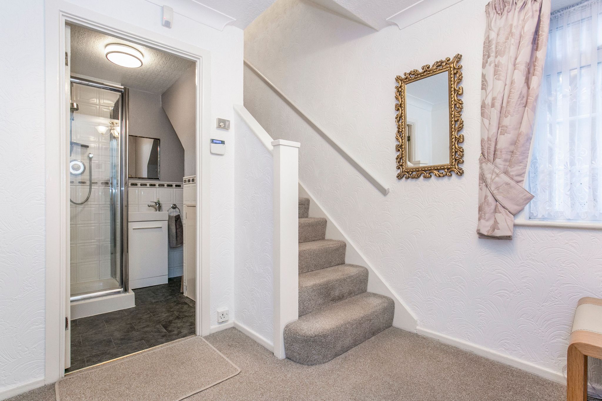 4 bedroom detached house SSTC in Potters Bar - Photograph 1
