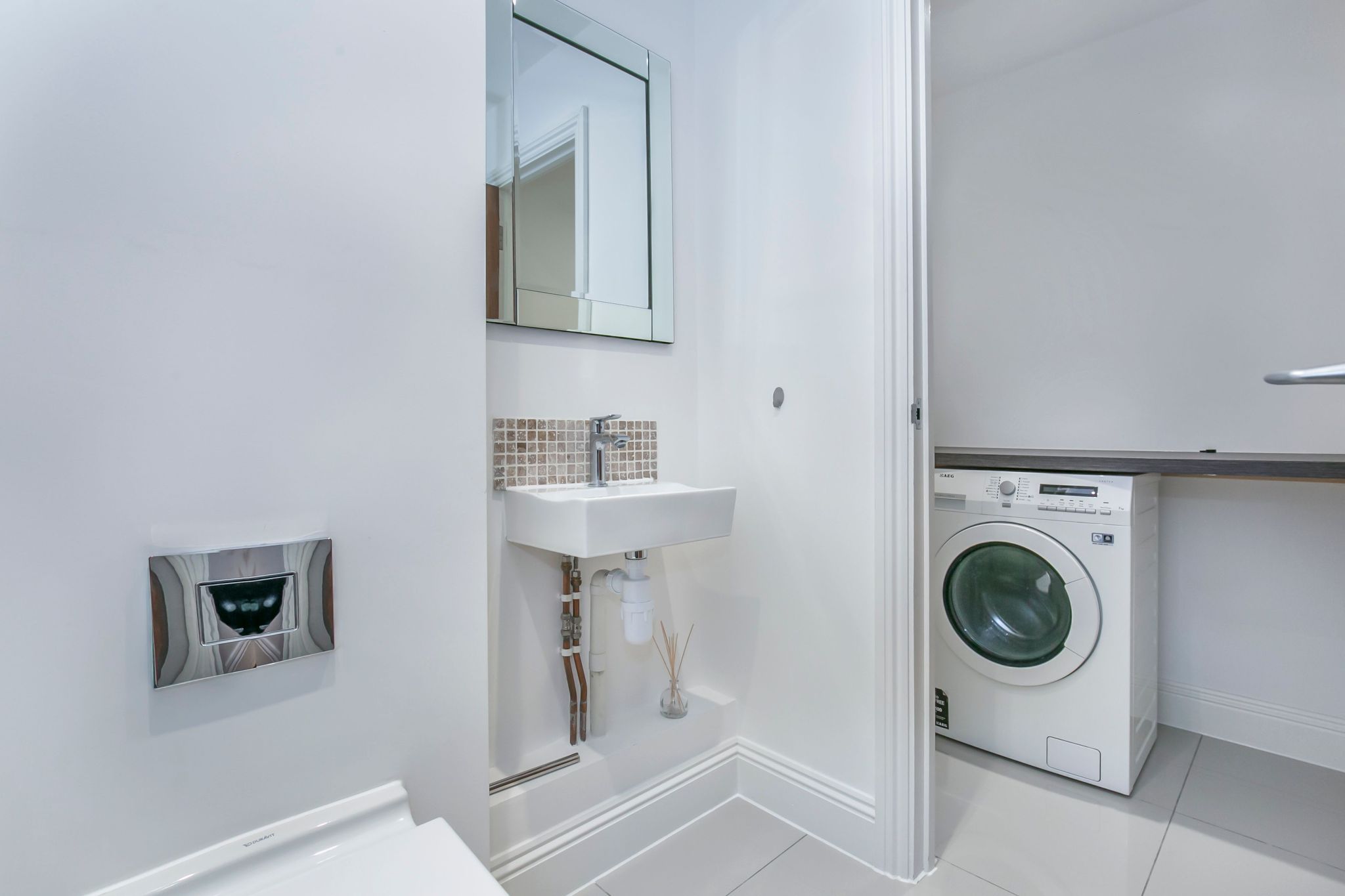 3 bedroom mid terraced house For Sale in Brookmans Park - Photograph 15