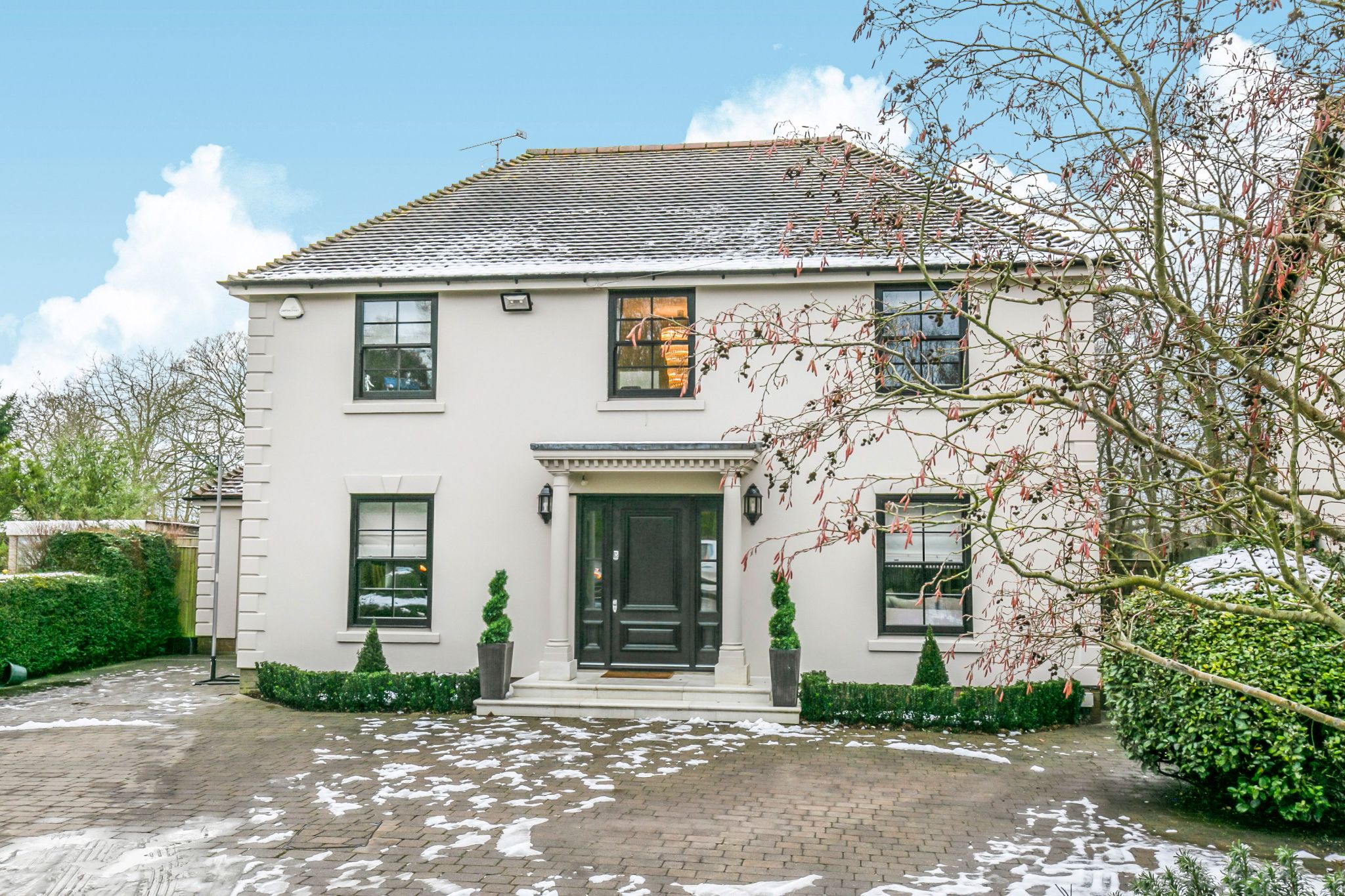 4 bedroom detached house SSTC in Little Berkhamsted - Photograph 2