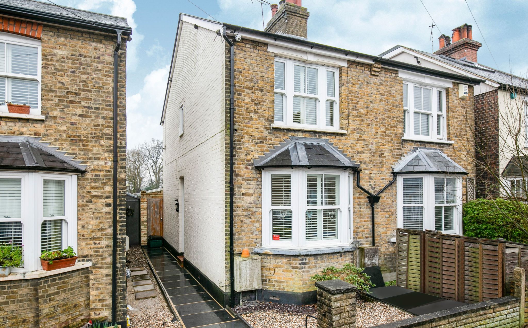 3 bedroom cottage house Sale Agreed in Little Heath Potters Bar - Photograph 6