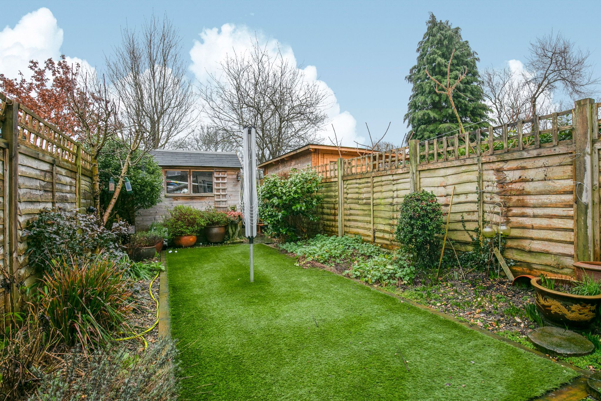 3 bedroom cottage house SSTC in Little Heath Potters Bar - Photograph 13