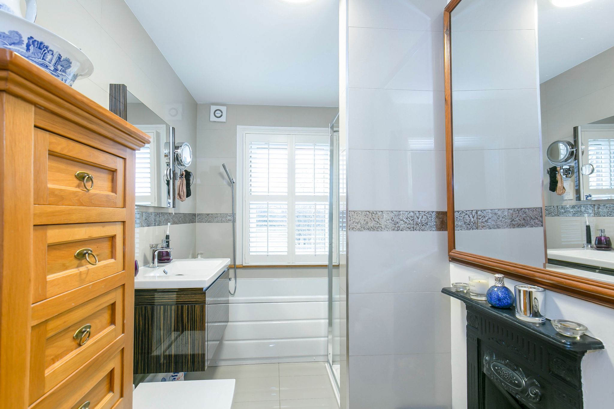 3 bedroom cottage house SSTC in Little Heath Potters Bar - Photograph 10