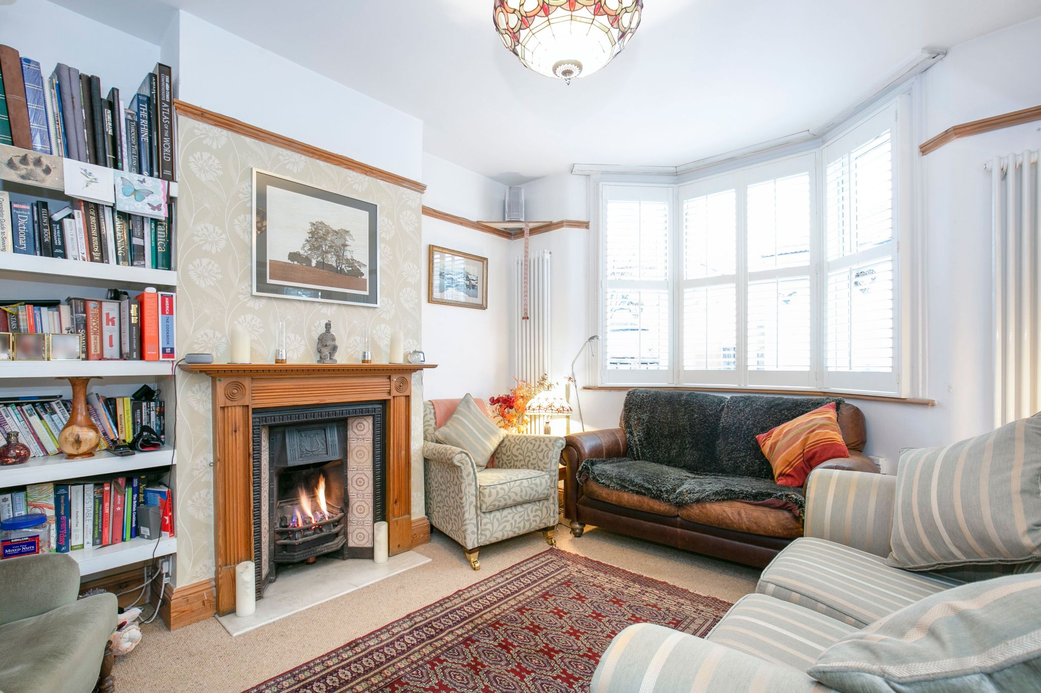 3 bedroom cottage house SSTC in Little Heath Potters Bar - Photograph 2