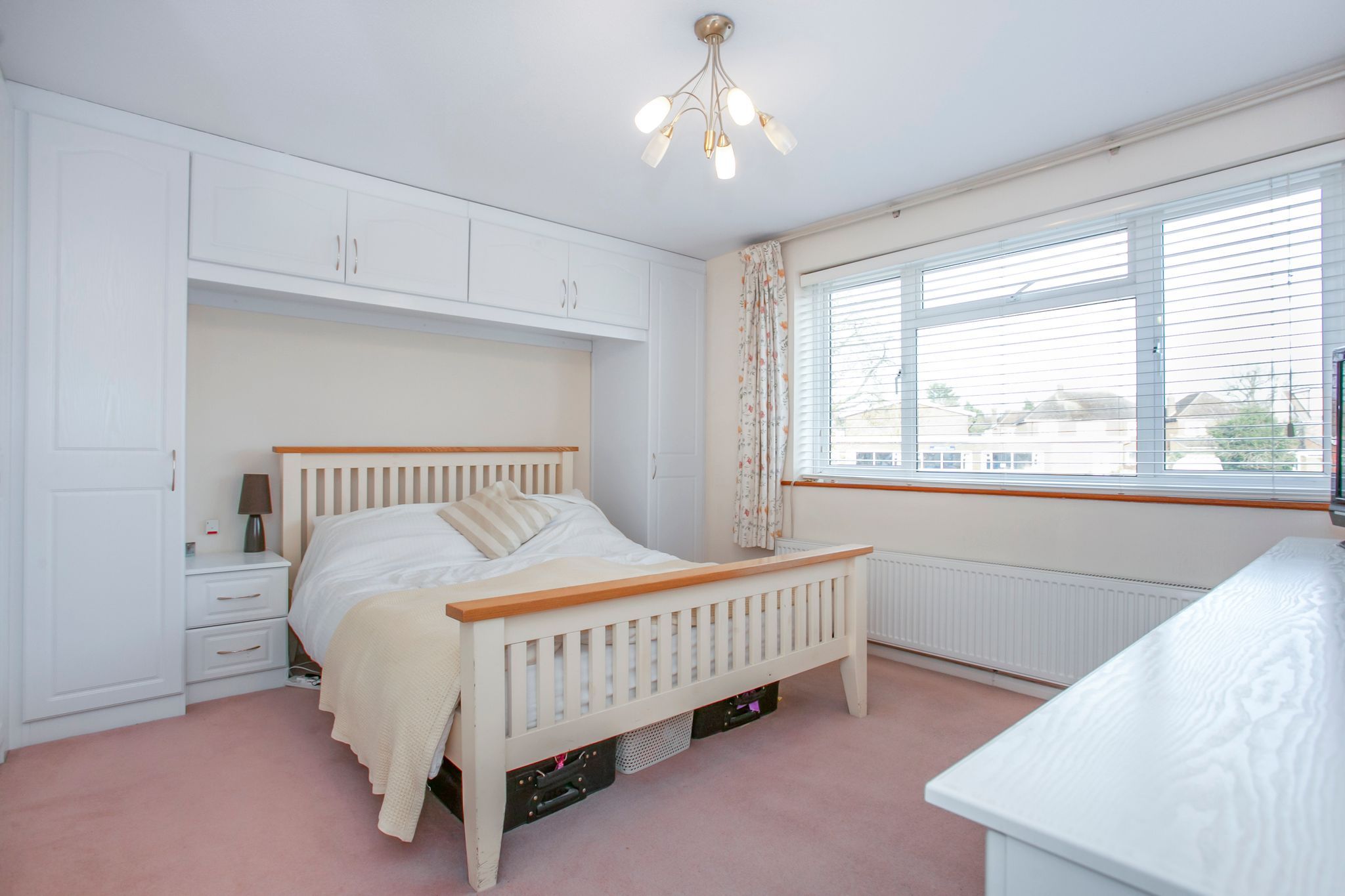 3 bedroom semi-detached house SSTC in Brookmans Park - Photograph 10