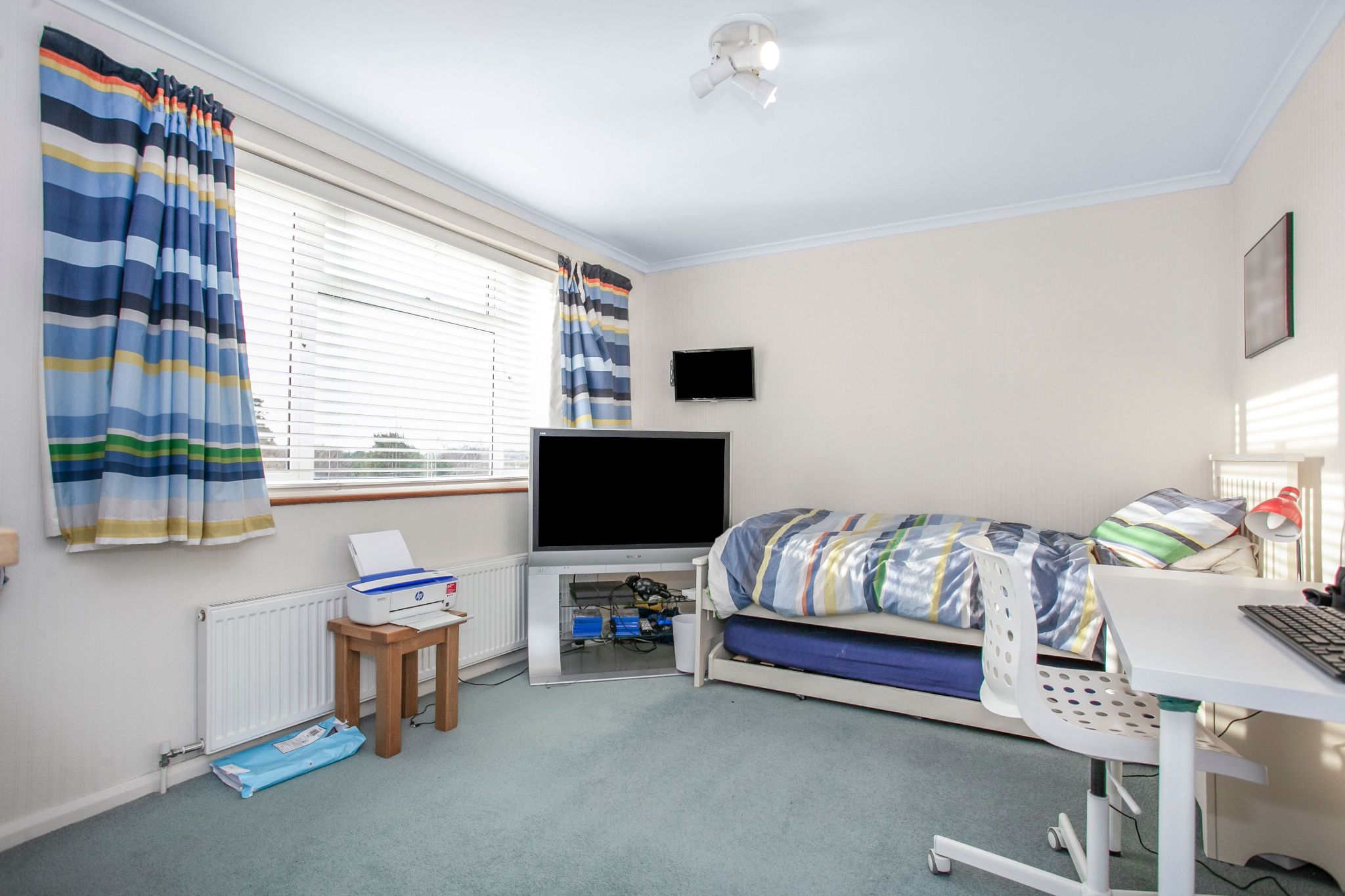 3 bedroom semi-detached house SSTC in Brookmans Park - Photograph 17