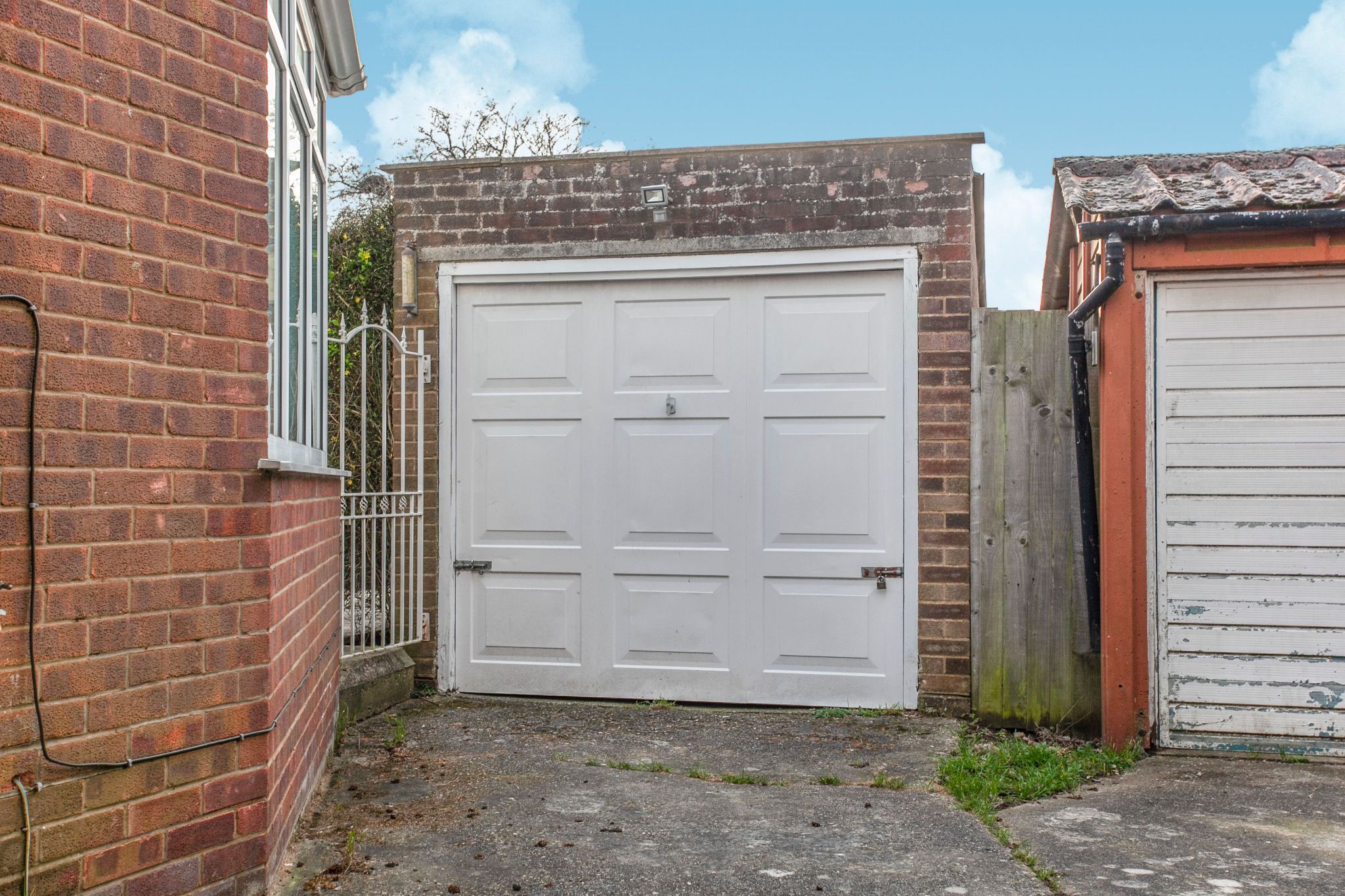 3 bedroom semi-detached house SSTC in Brookmans Park - Photograph 20
