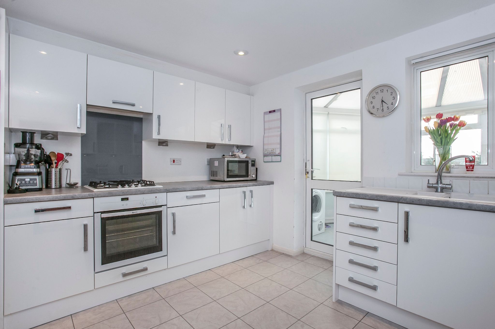 3 bedroom semi-detached house SSTC in Brookmans Park - Photograph 18