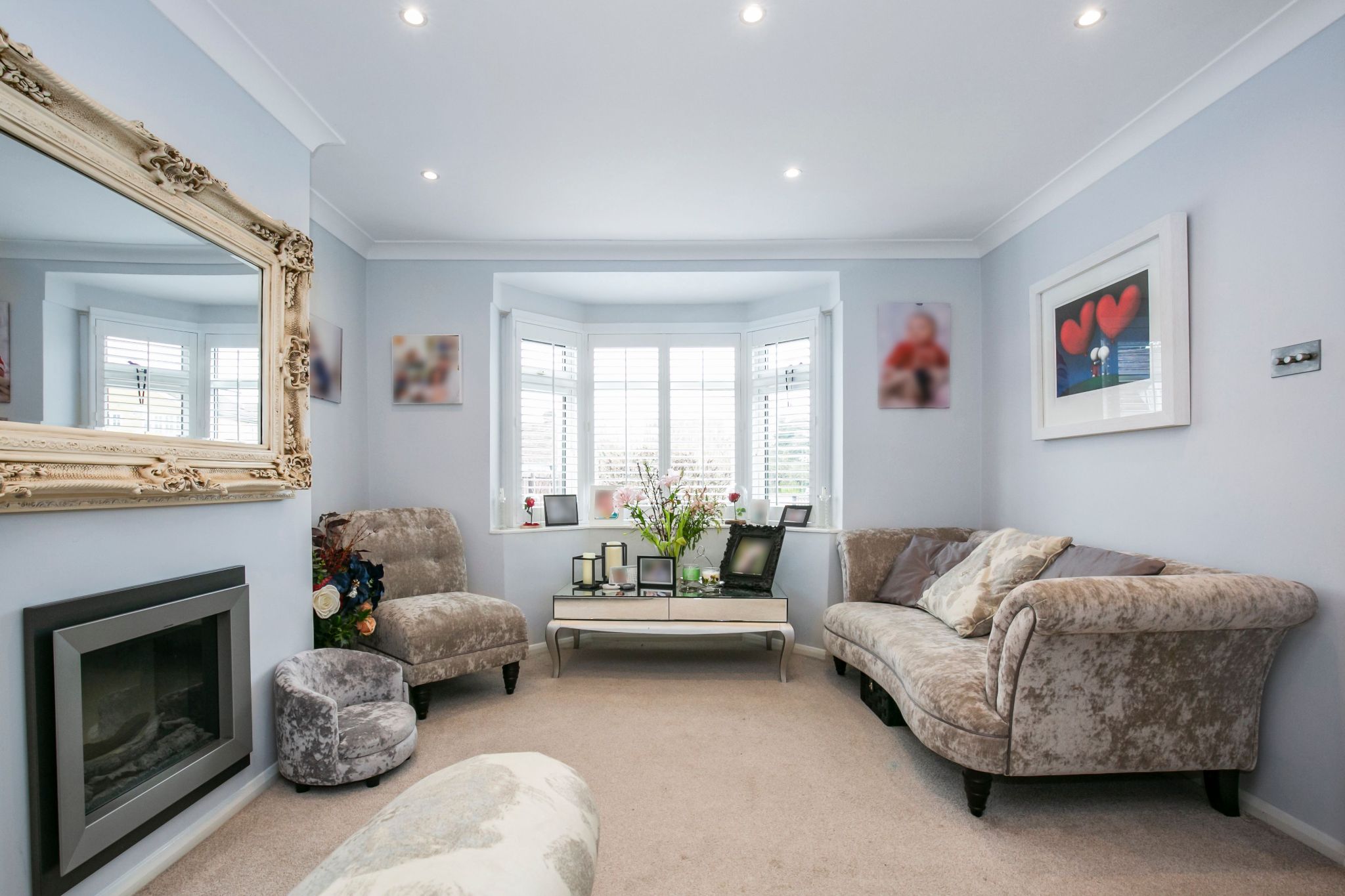 4 bedroom semi-detached house For Sale in Welham Green - Photograph 11