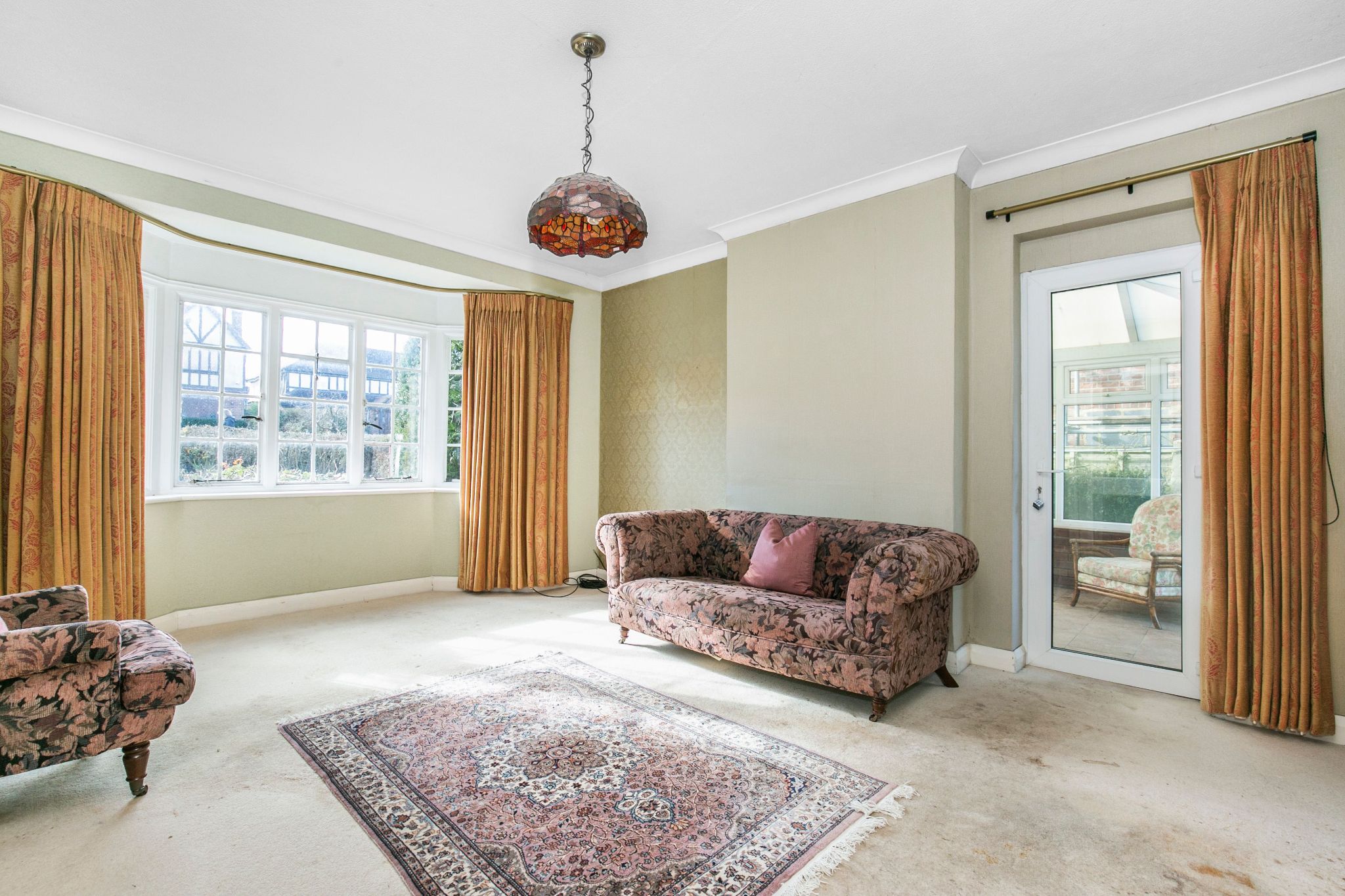 5 bedroom detached house Sale Agreed in Brookmans Park - Photograph 9