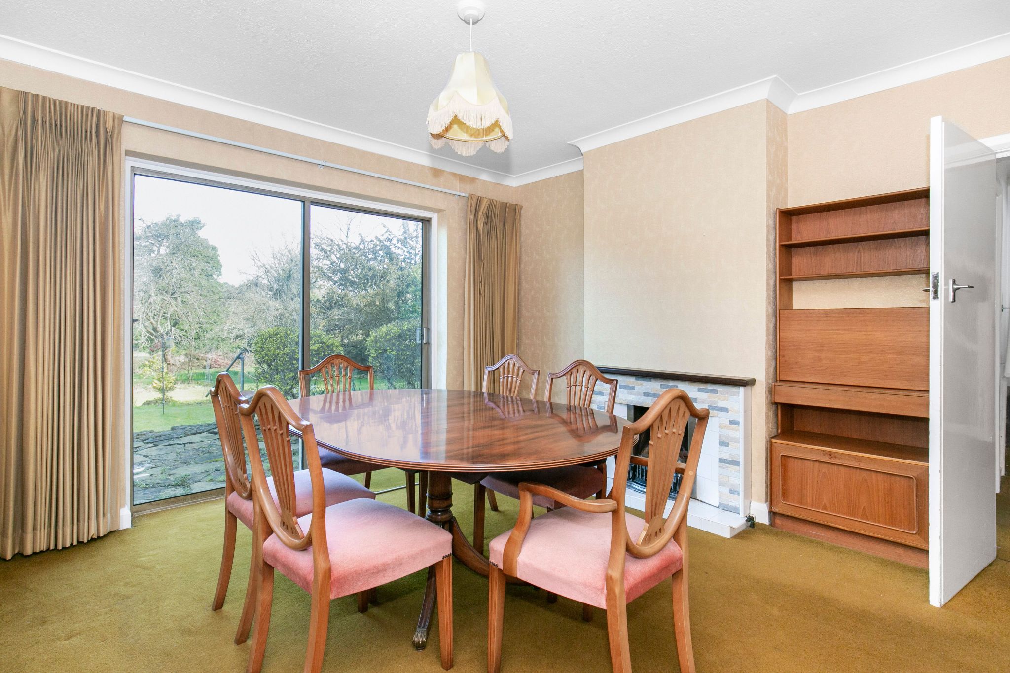5 bedroom detached house Sale Agreed in Brookmans Park - Photograph 12