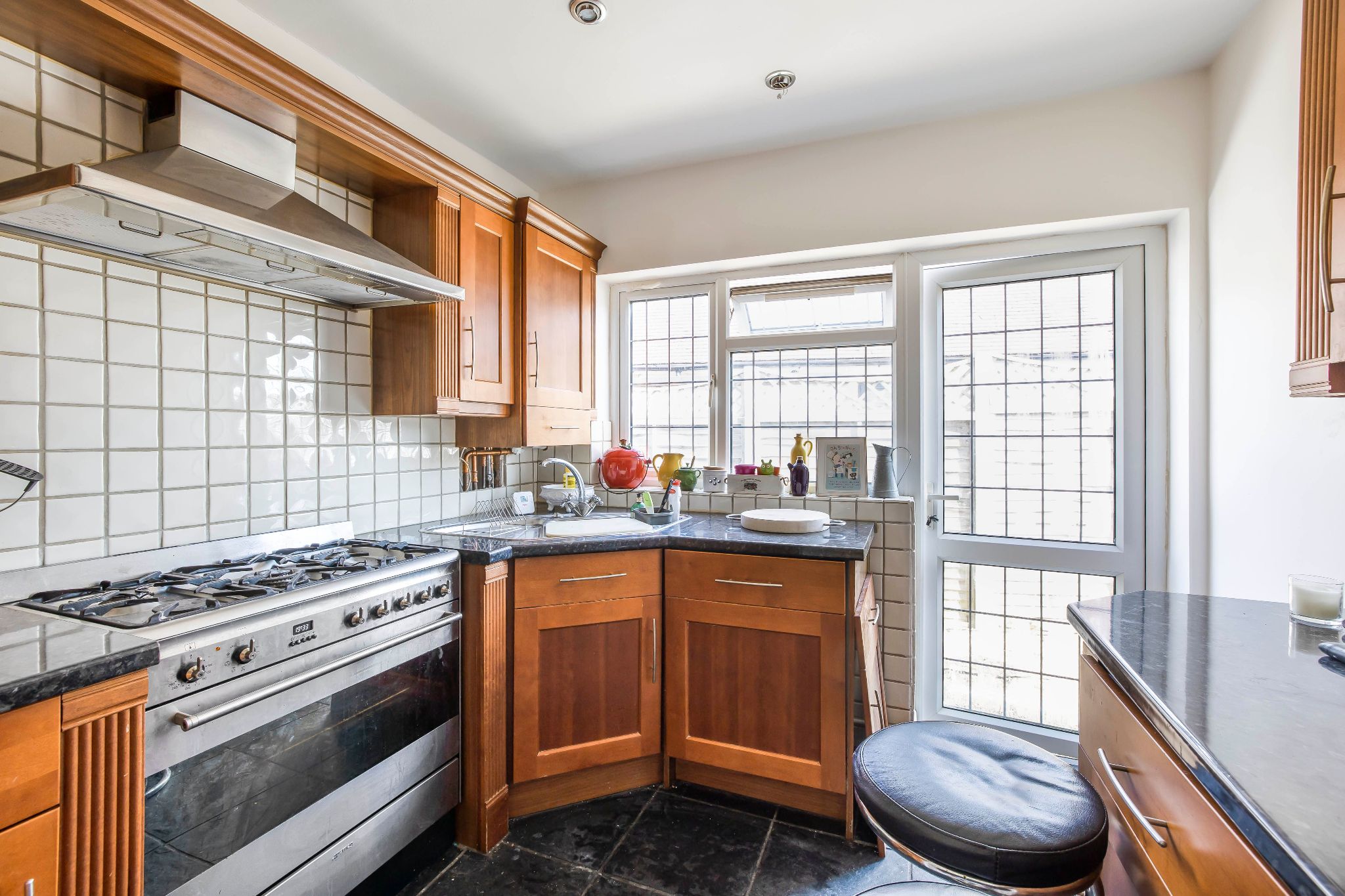 3 bedroom semi-detached bungalow SSTC in Potters Bar - Photograph 18