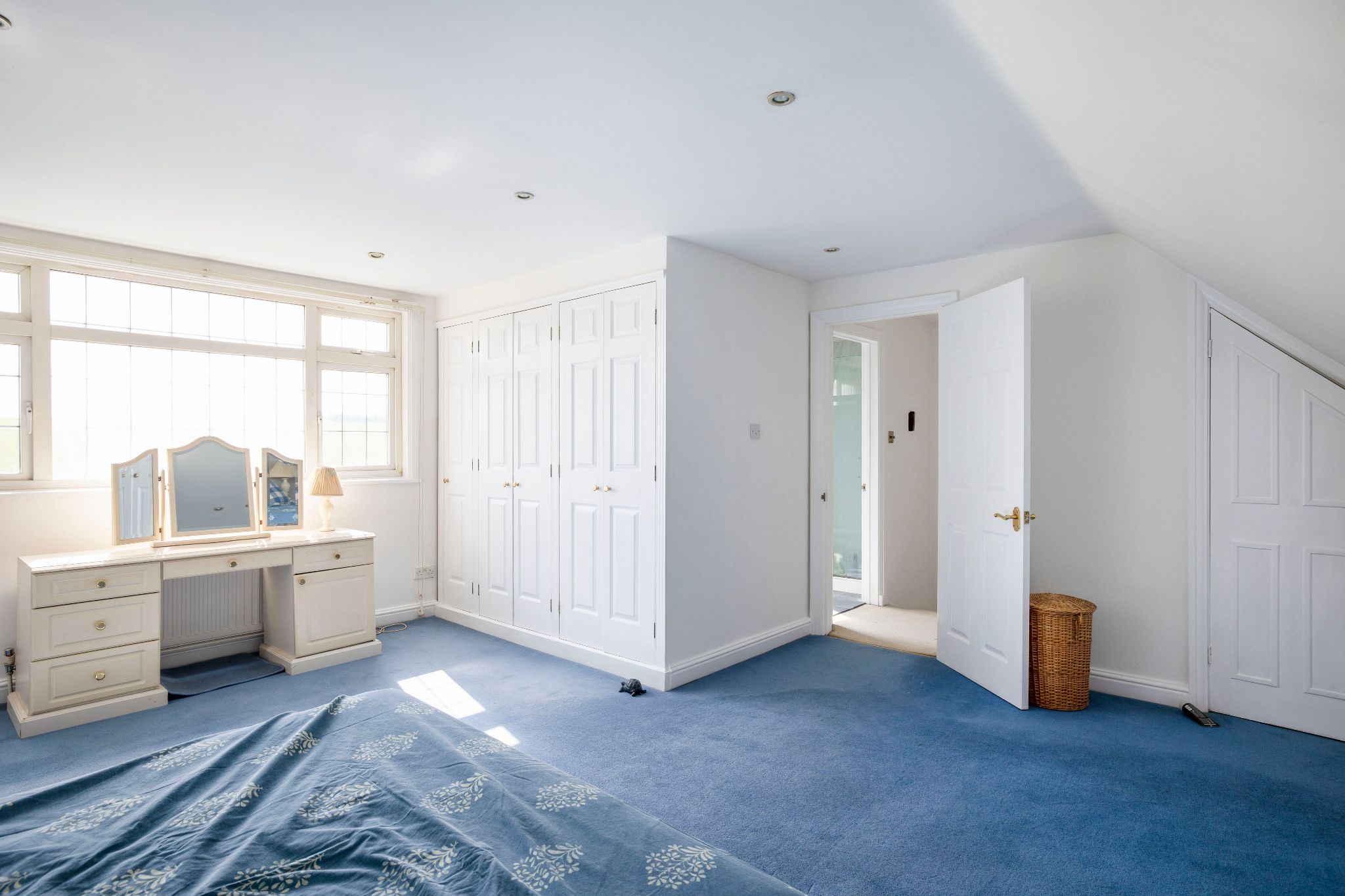 3 bedroom semi-detached bungalow SSTC in Potters Bar - Photograph 10
