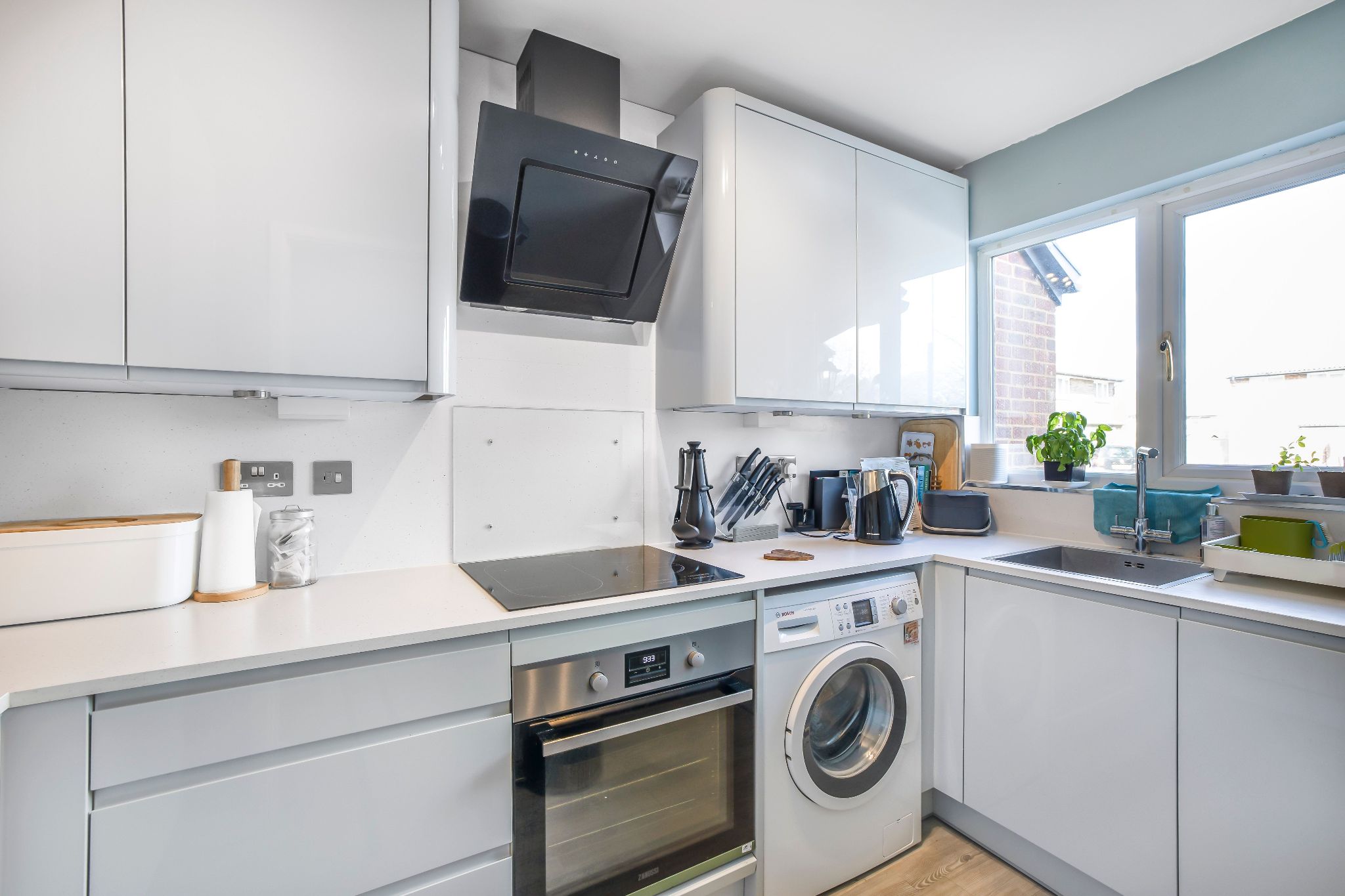 2 bedroom mid terraced house SSTC in Welwyn Garden City - Photograph 7