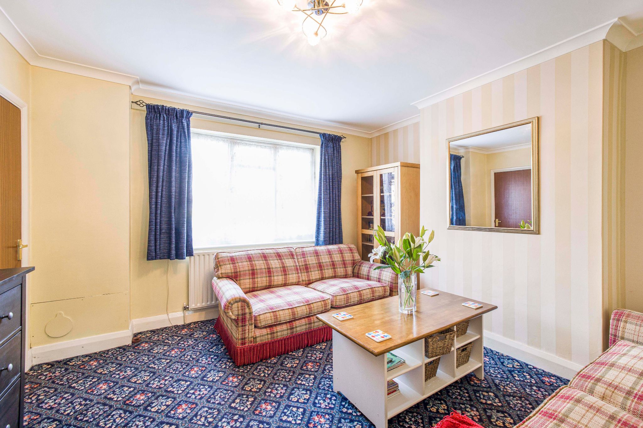 5 bedroom semi-detached house SSTC in Potters Bar - Photograph 10