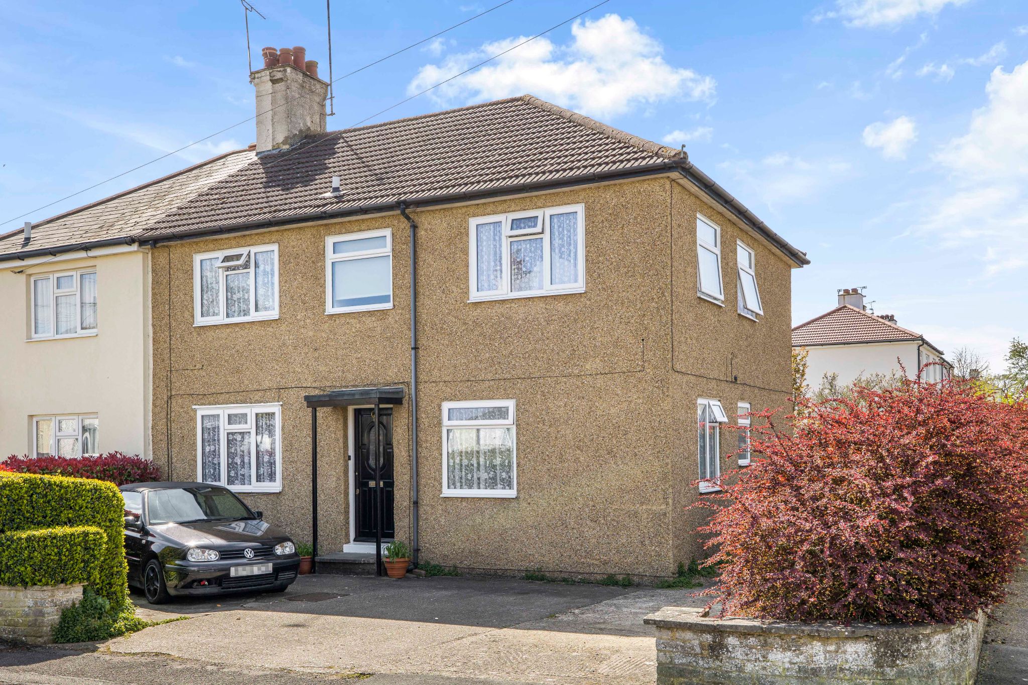 5 bedroom semi-detached house SSTC in Potters Bar - Photograph 2