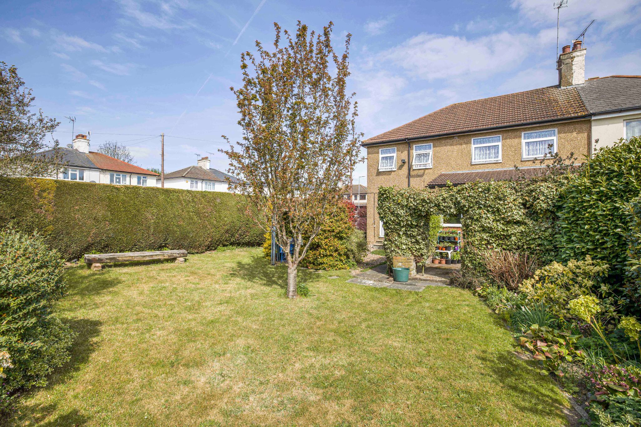 5 bedroom semi-detached house SSTC in Potters Bar - Photograph 21