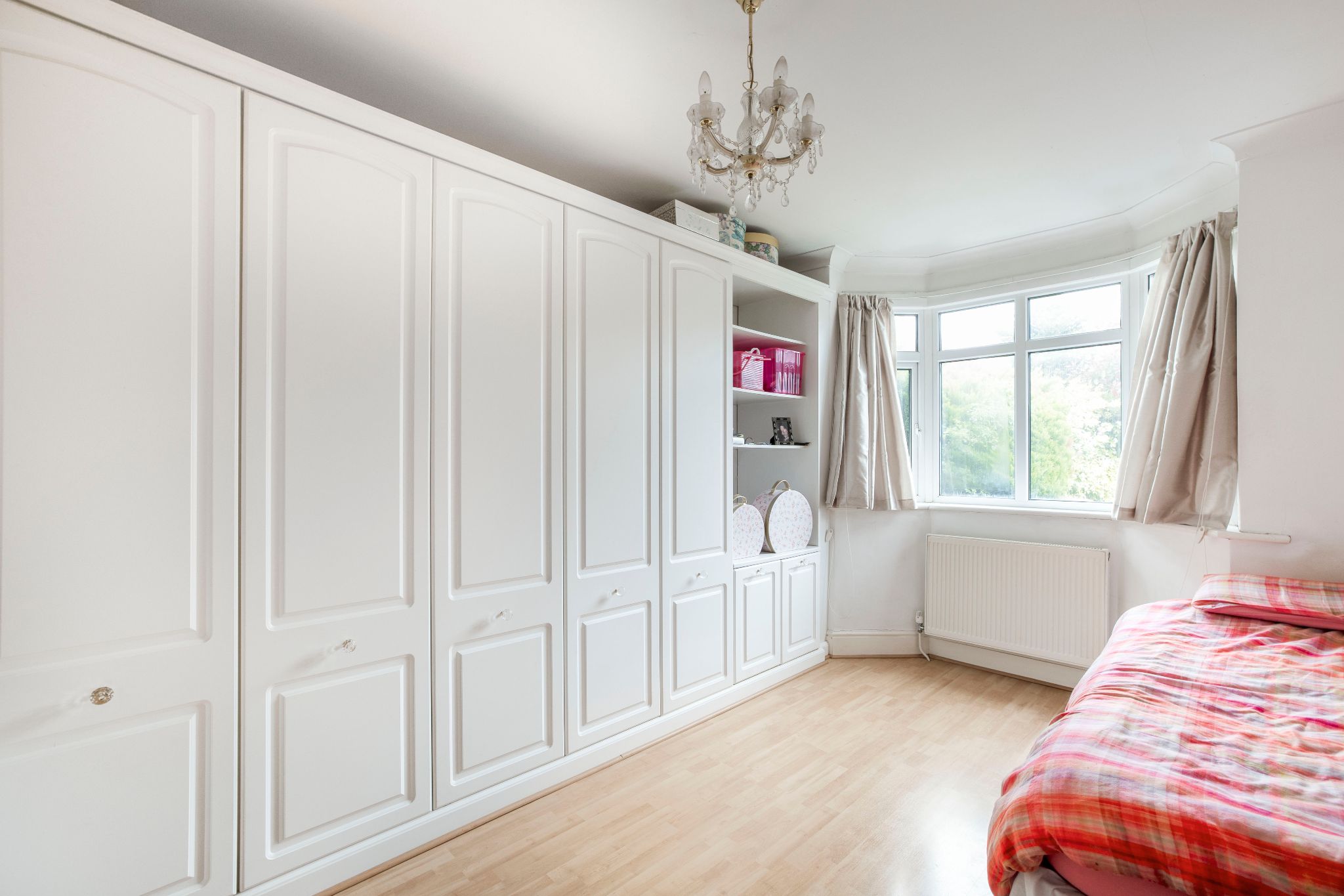 3 bedroom detached bungalow SSTC in Brookmans Park - Photograph 7