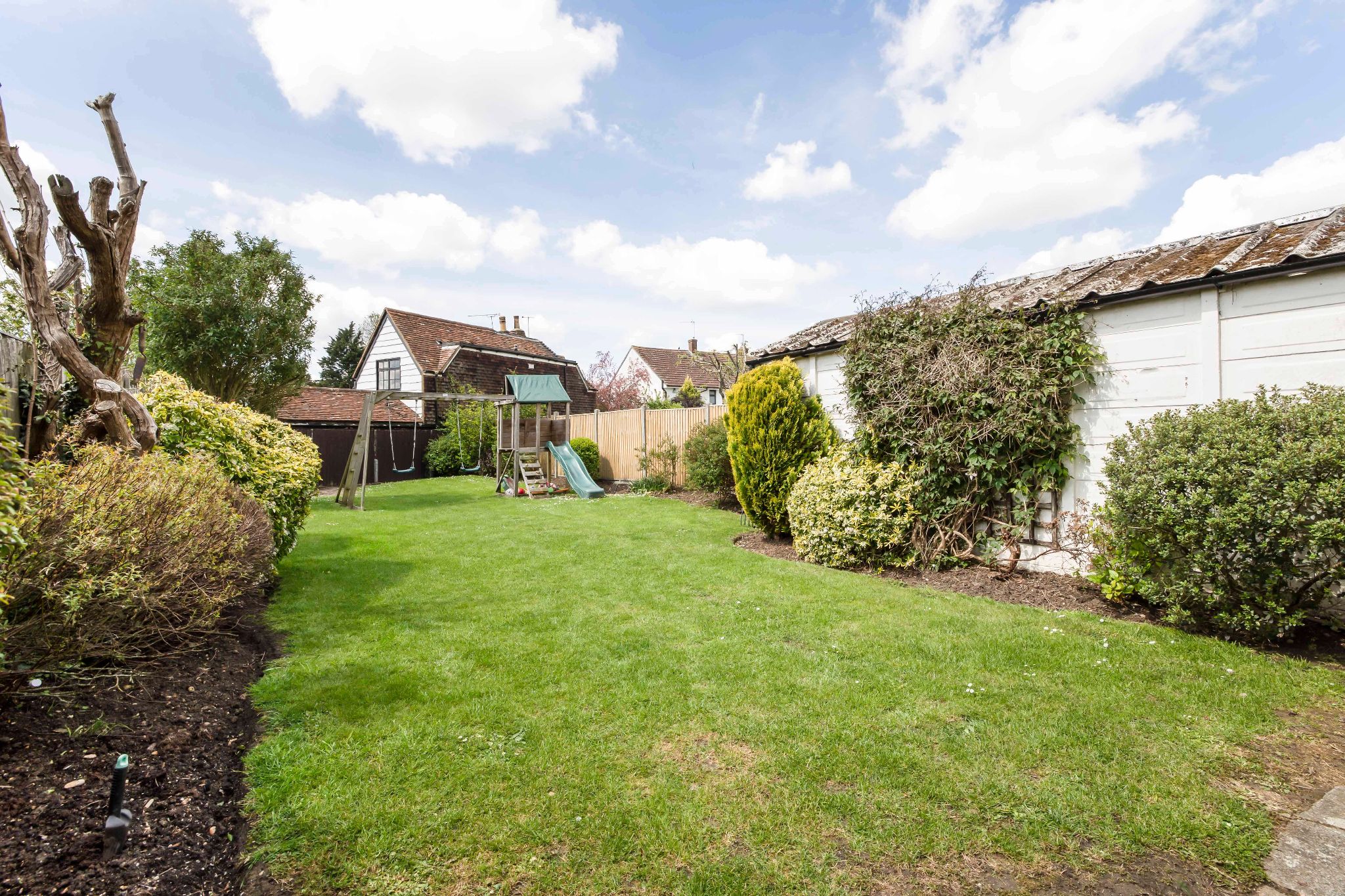 4 bedroom semi-detached house SSTC in Welham Green - Photograph 18