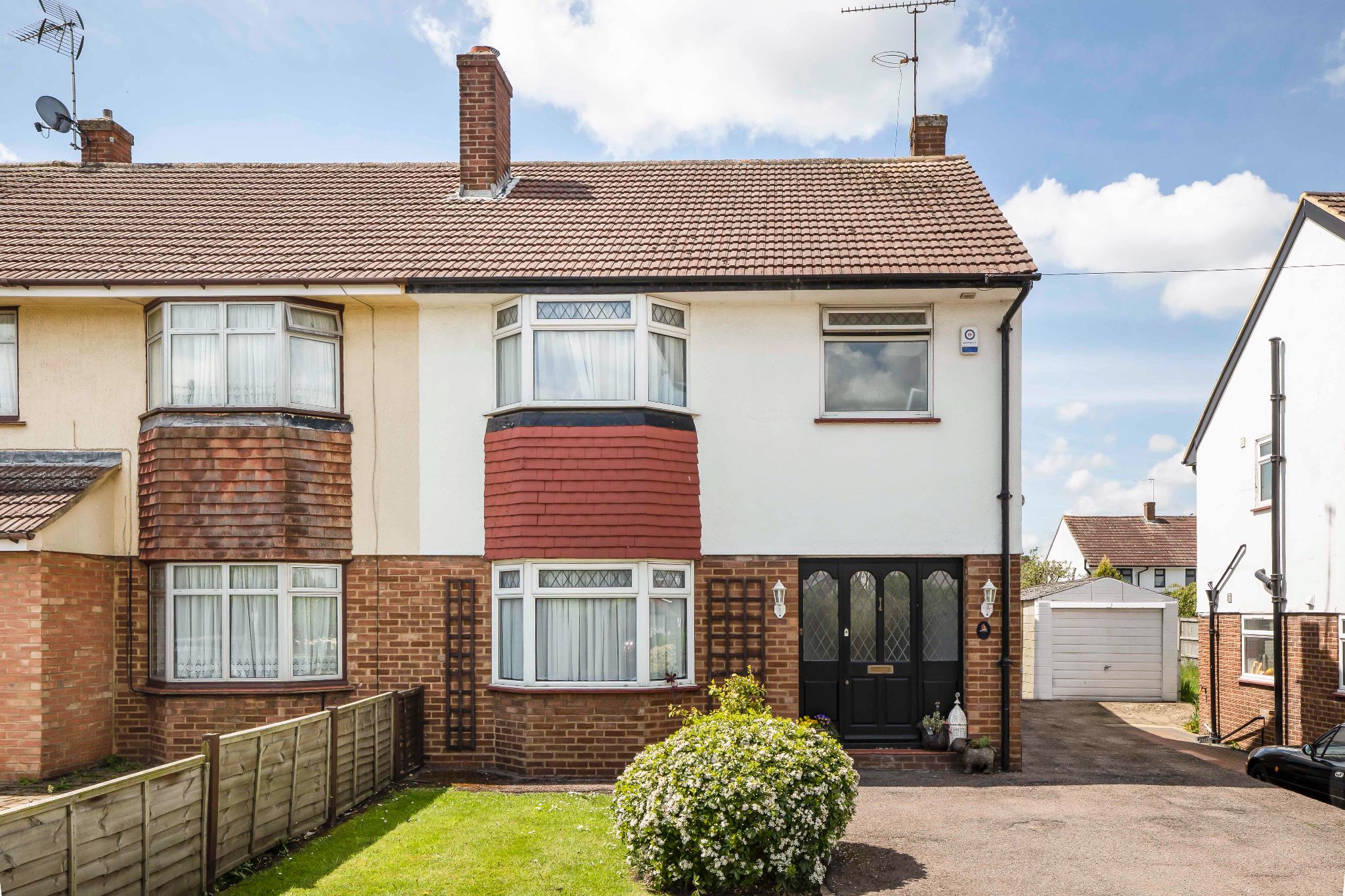 4 bedroom semi-detached house SSTC in Welham Green - Photograph 22