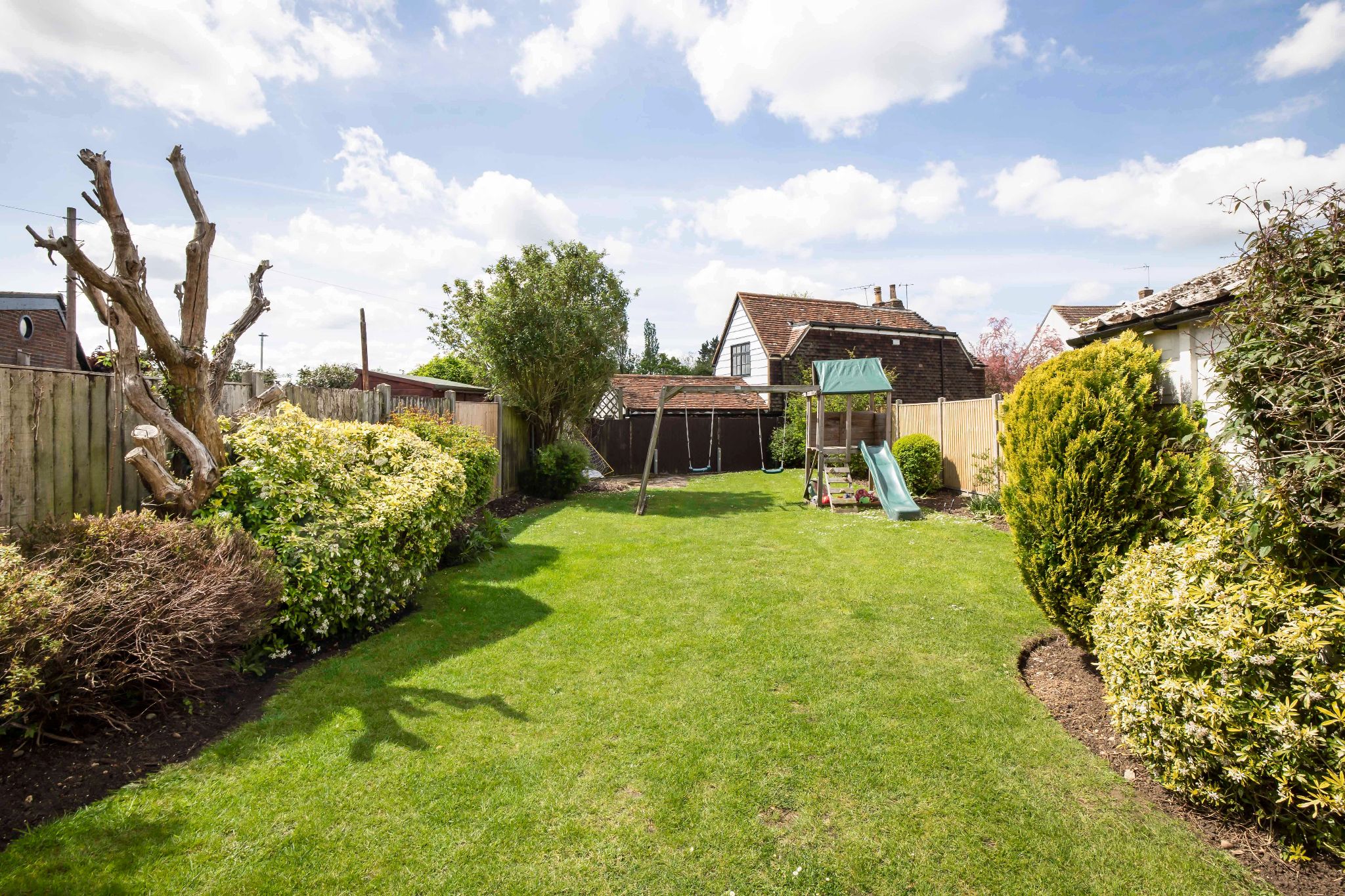4 bedroom semi-detached house SSTC in Welham Green - Photograph 19