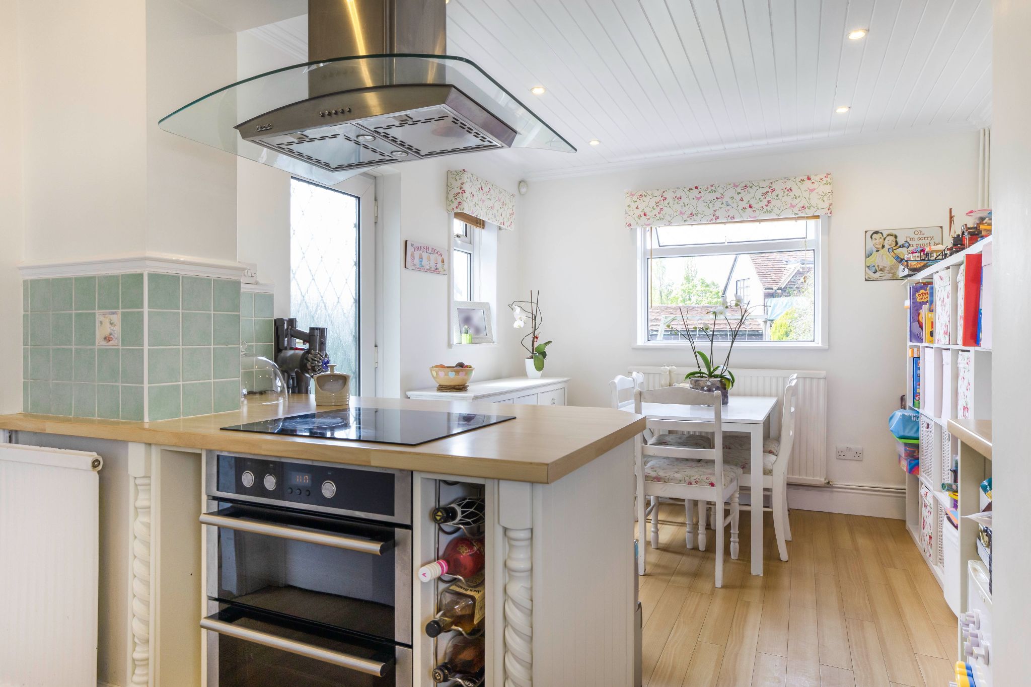 4 bedroom semi-detached house SSTC in Welham Green - Photograph 7