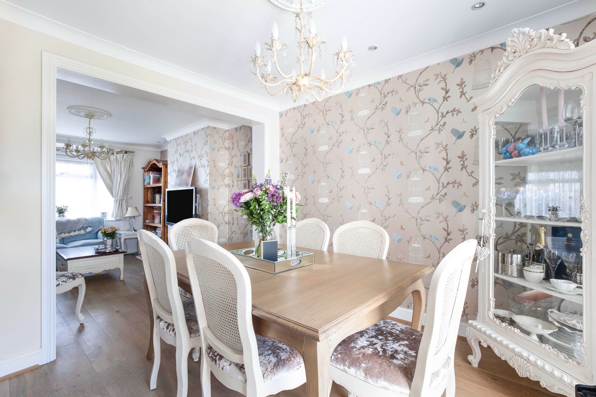 4 bedroom semi-detached house SSTC in Welham Green - Photograph 3