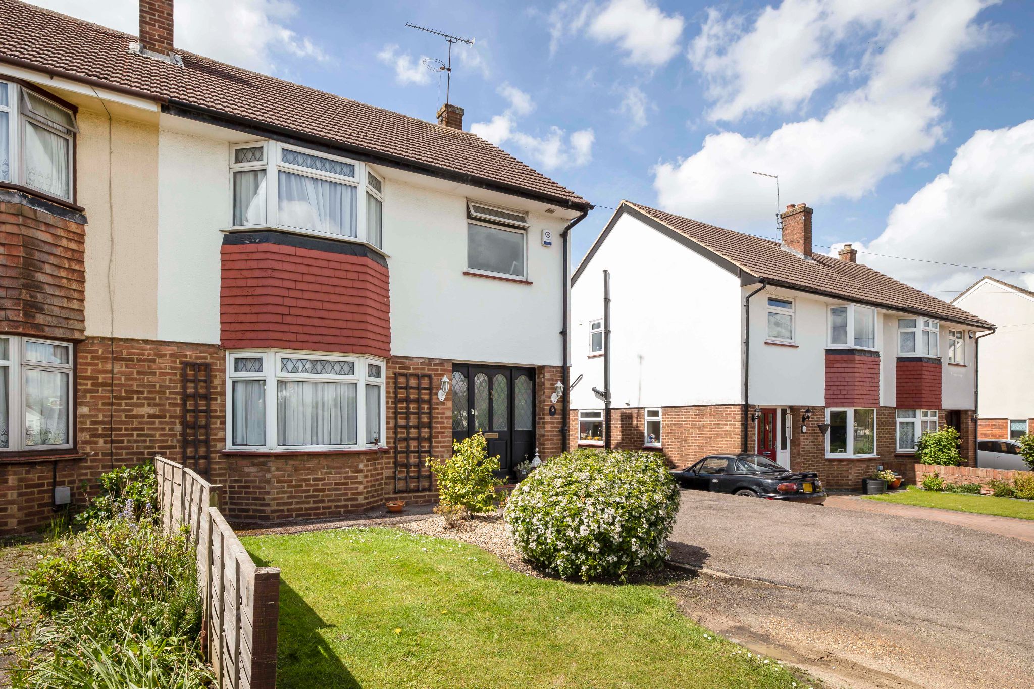 4 bedroom semi-detached house SSTC in Welham Green - Photograph 23