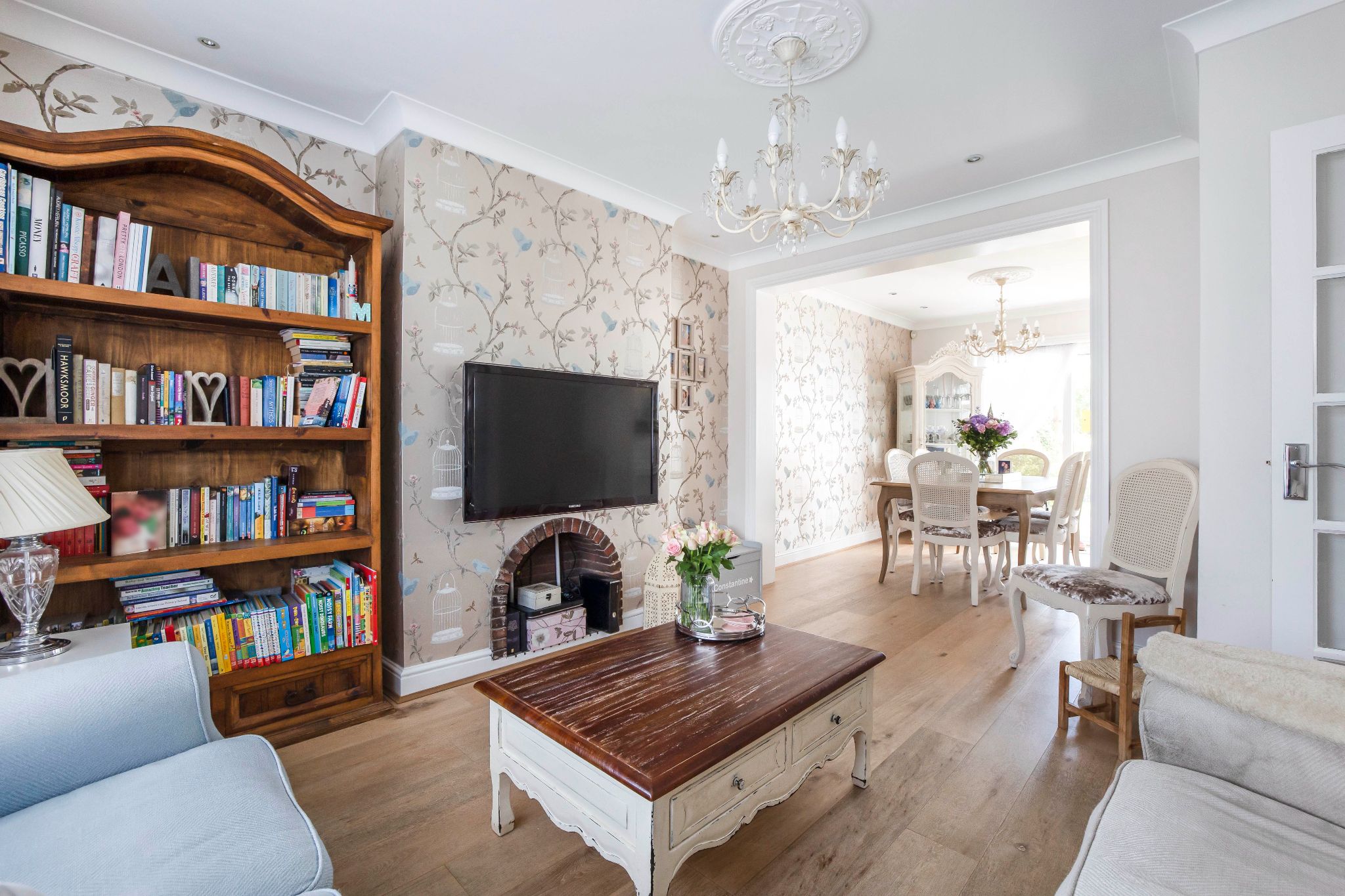 4 bedroom semi-detached house SSTC in Welham Green - Photograph 2