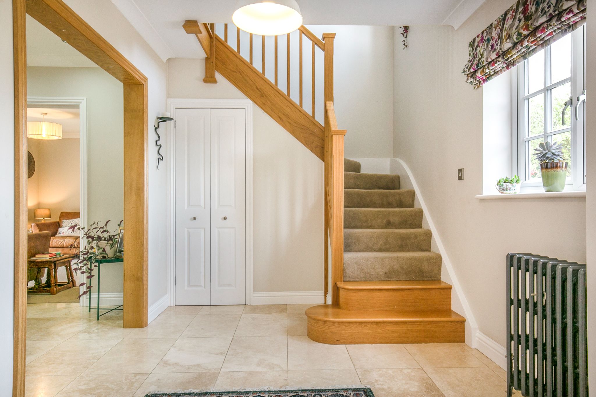 3 bedroom semi-detached house SSTC in Essendon - Photograph 16