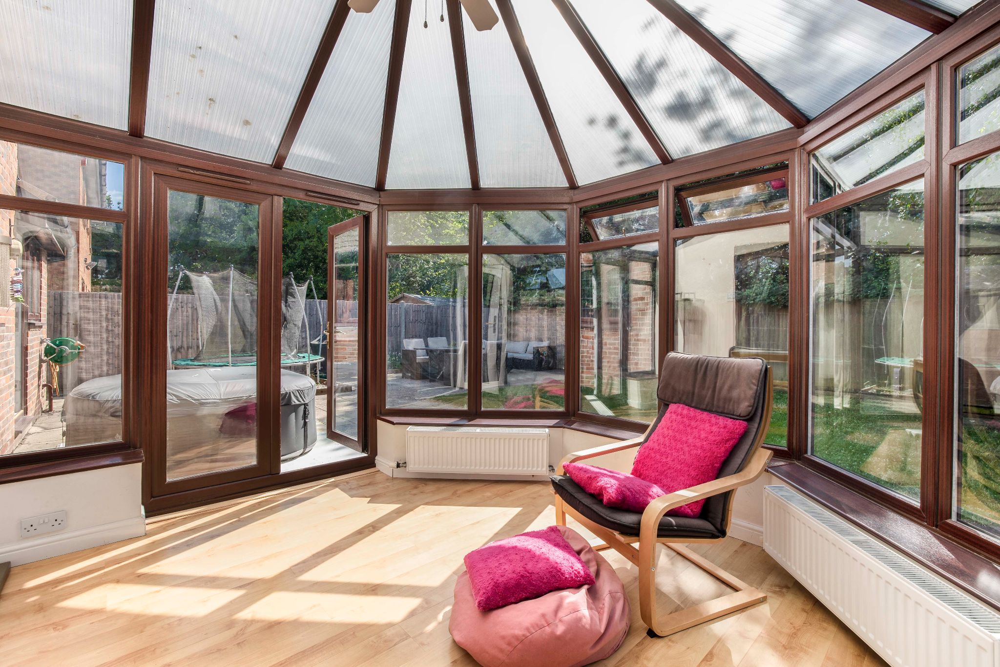 4 bedroom detached house Sale Agreed in Welwyn Garden City - Photograph 10