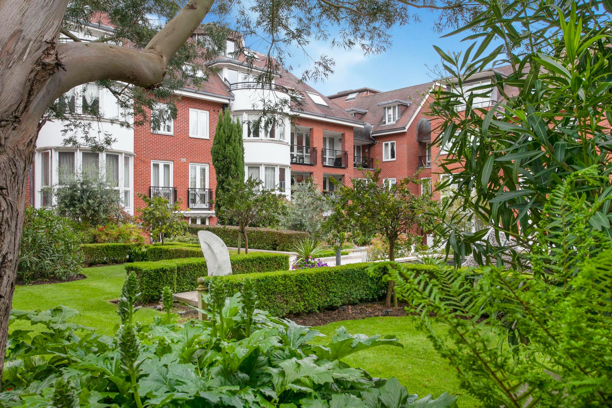 3 bedroom apartment flat/apartment For Sale in London - Photograph 19