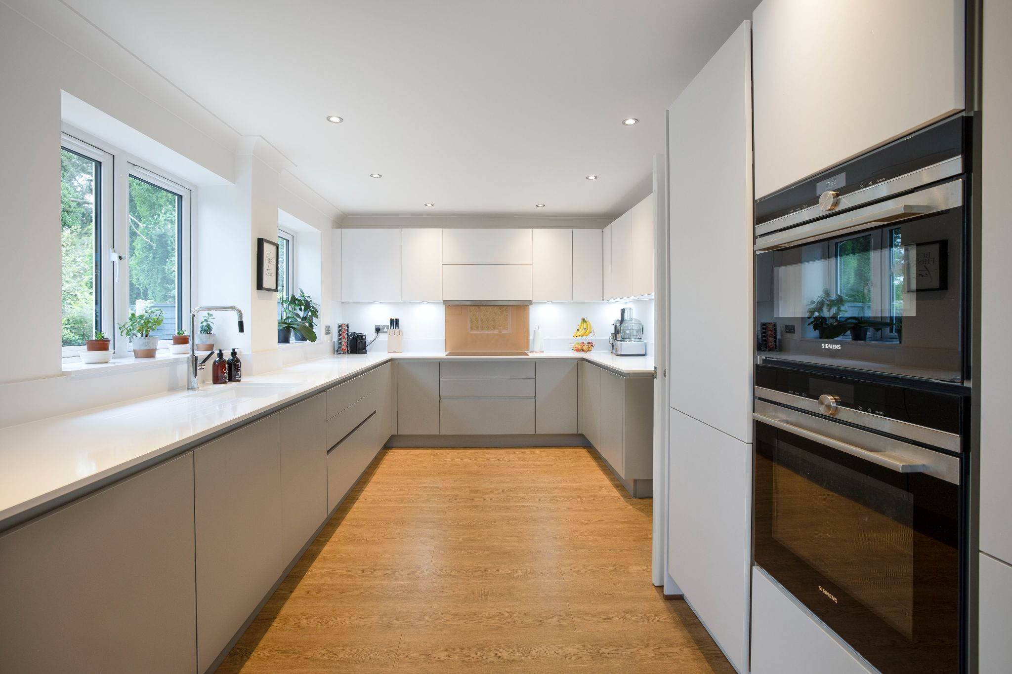 4 bedroom link detached house SSTC in Hatfield - Photograph 8