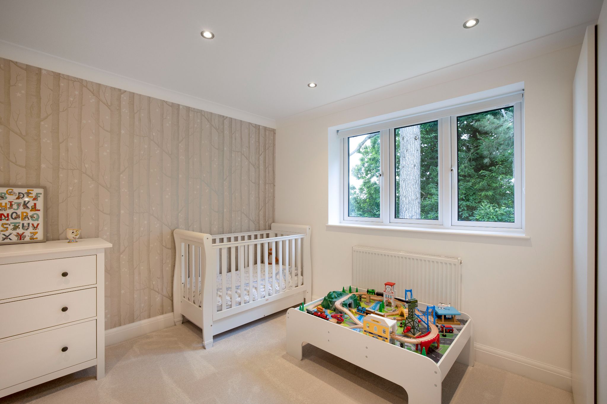 4 bedroom link detached house SSTC in Hatfield - Photograph 21