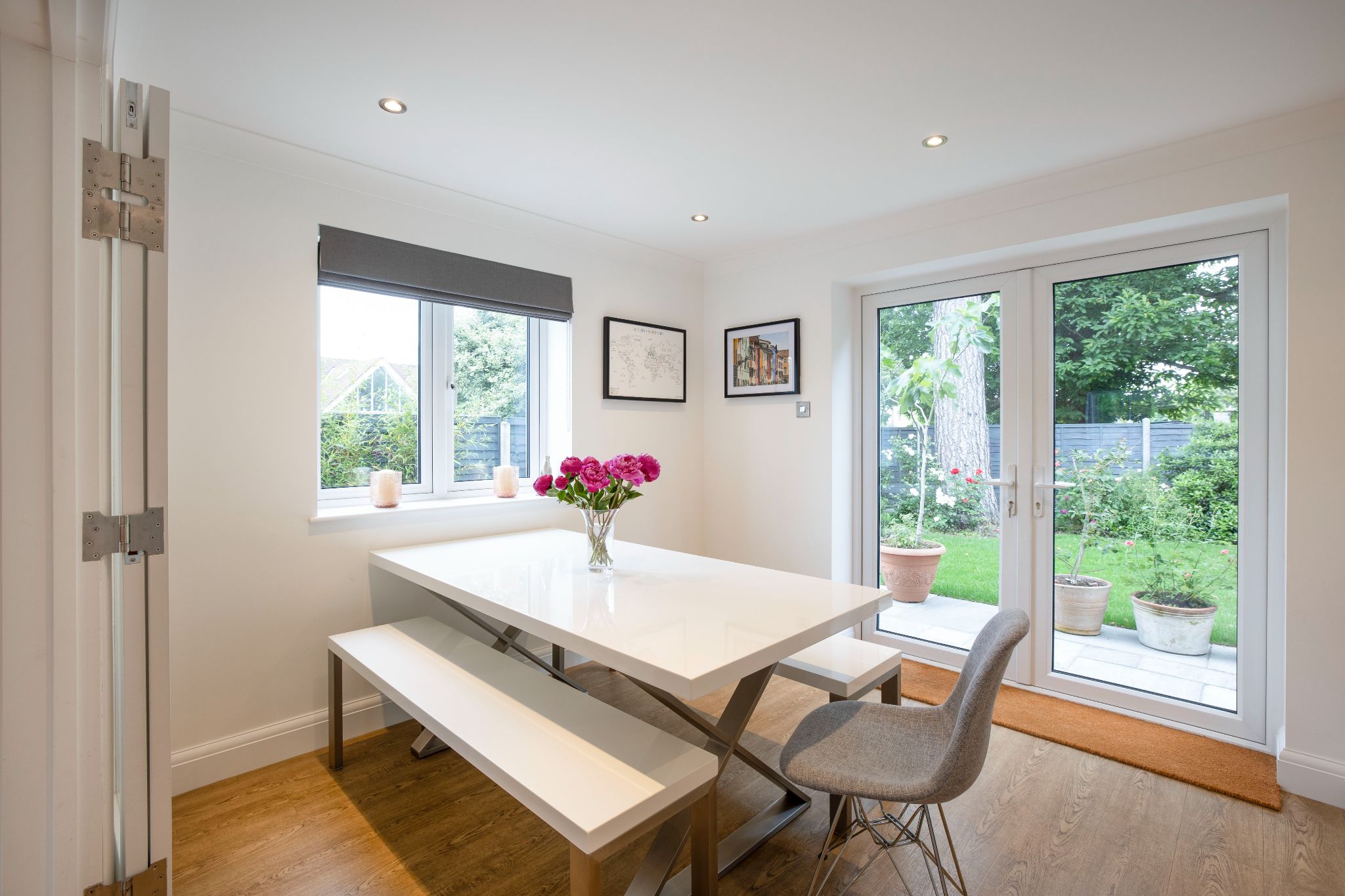 4 bedroom link detached house SSTC in Hatfield - Photograph 6