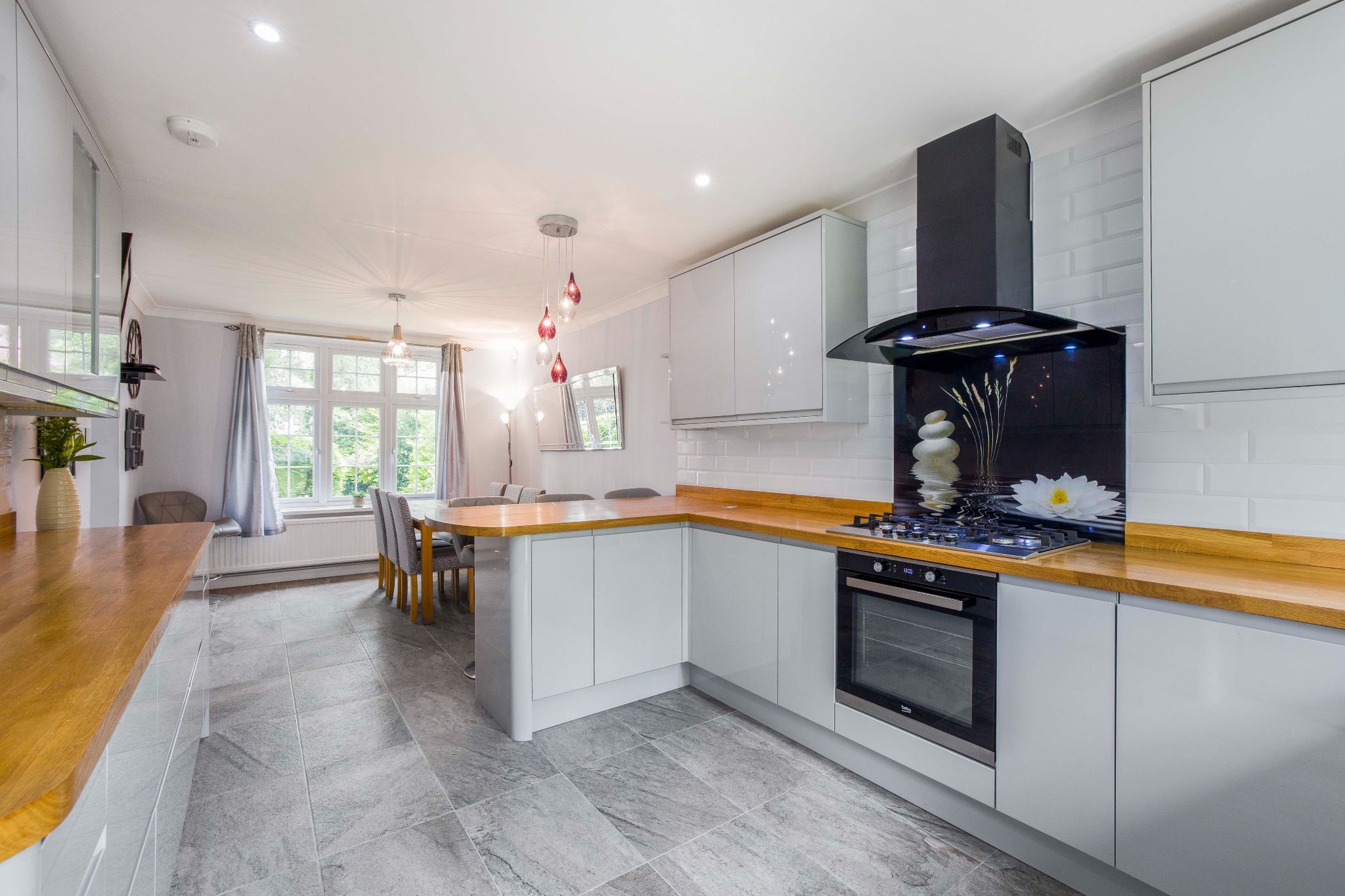 3 bedroom detached house SSTC in Brookmans Park - Photograph 12