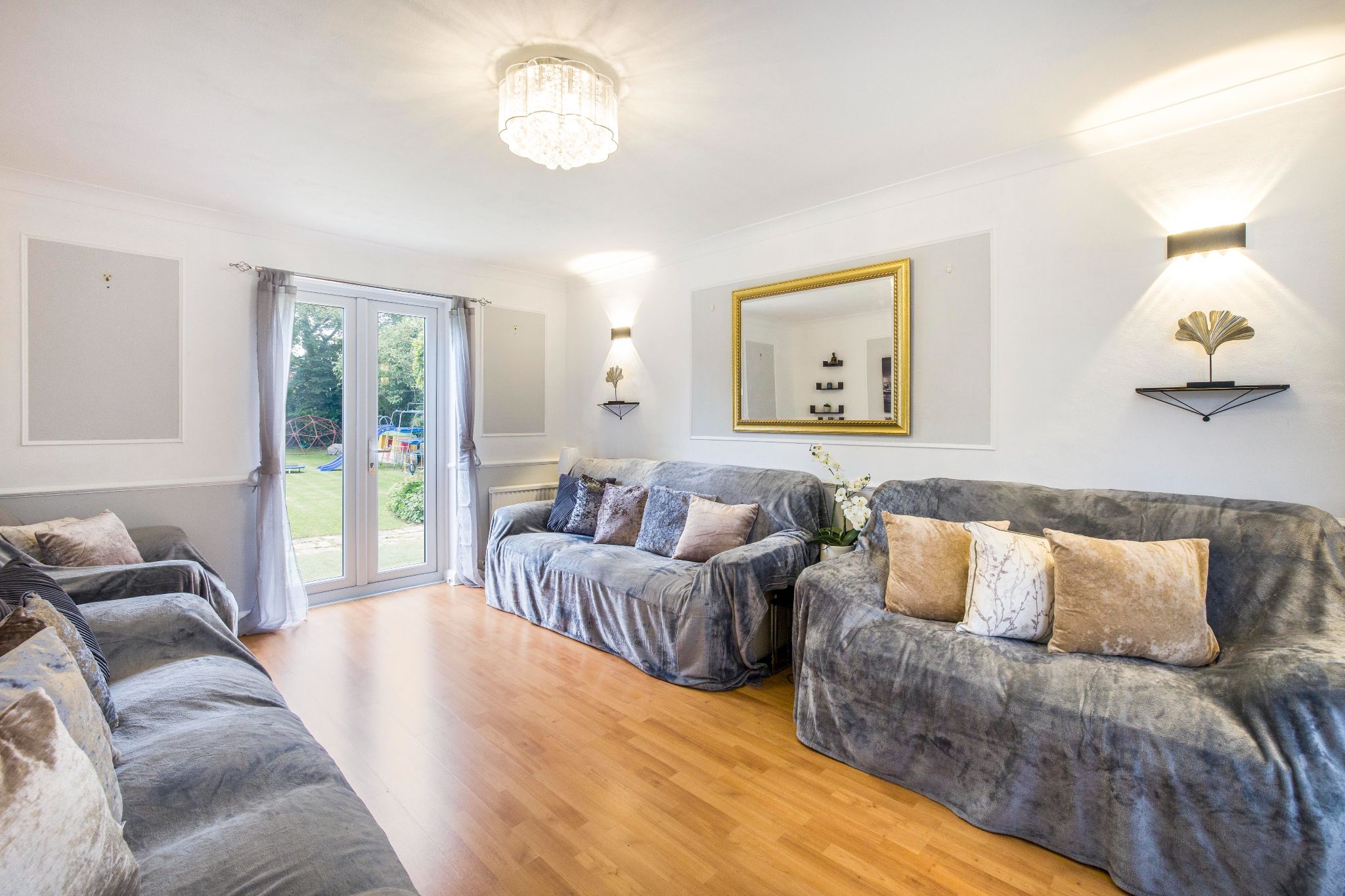 3 bedroom detached house SSTC in Brookmans Park - Photograph 6