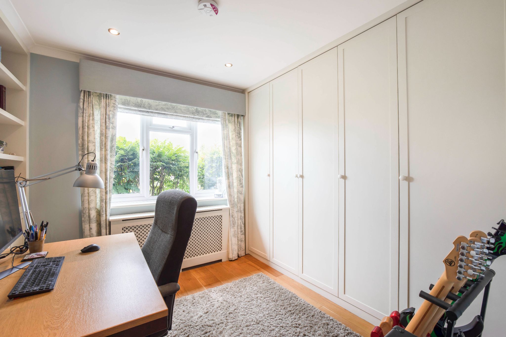 3 bedroom semi-detached house SSTC in Potters Bar - Photograph 9