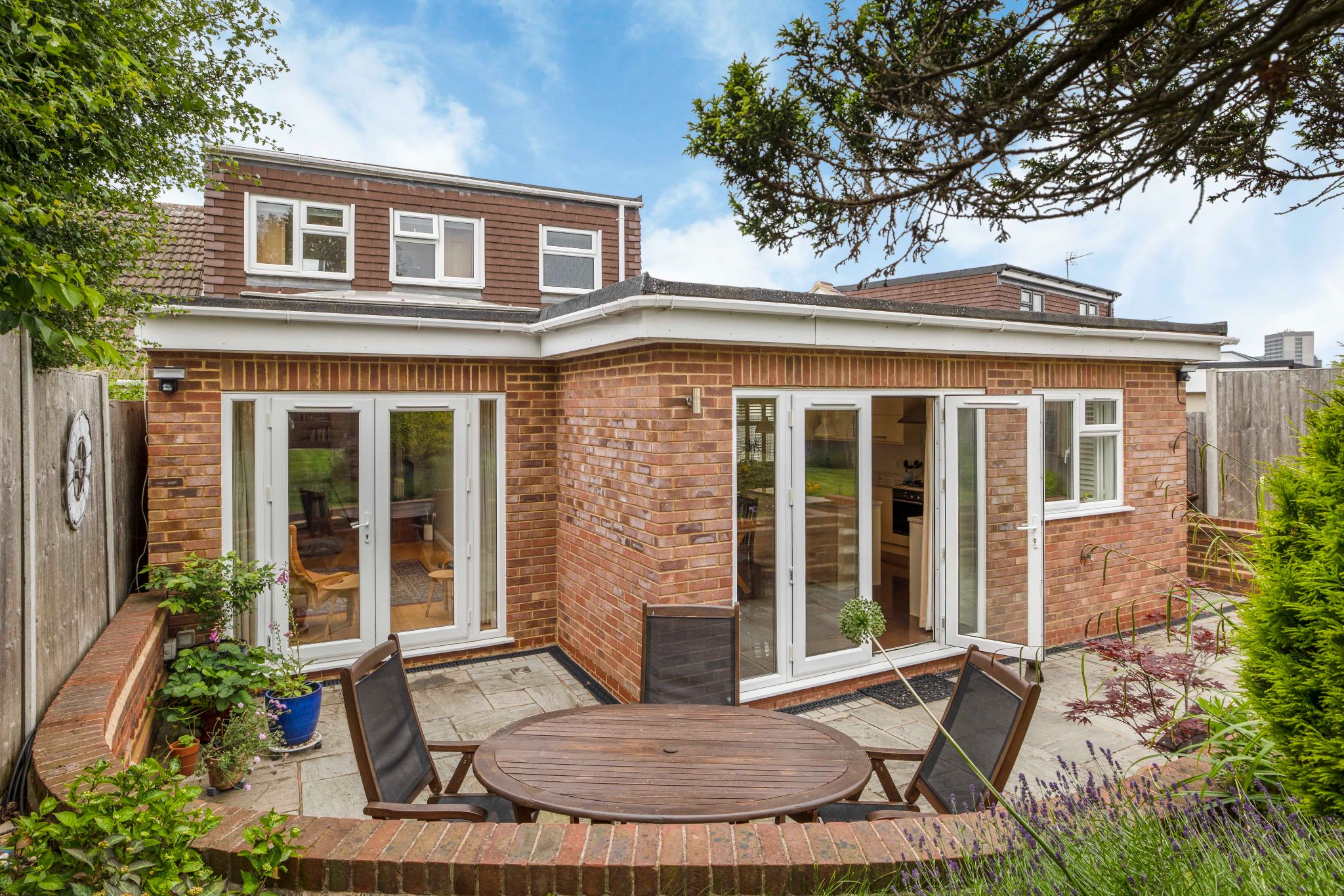 3 bedroom semi-detached house SSTC in Potters Bar - Photograph 20