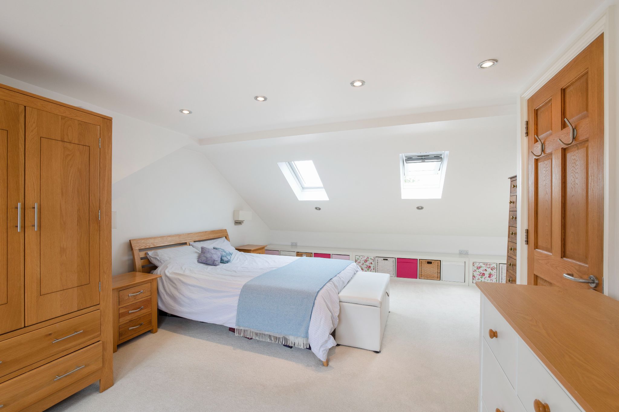 3 bedroom semi-detached house SSTC in Potters Bar - Photograph 12